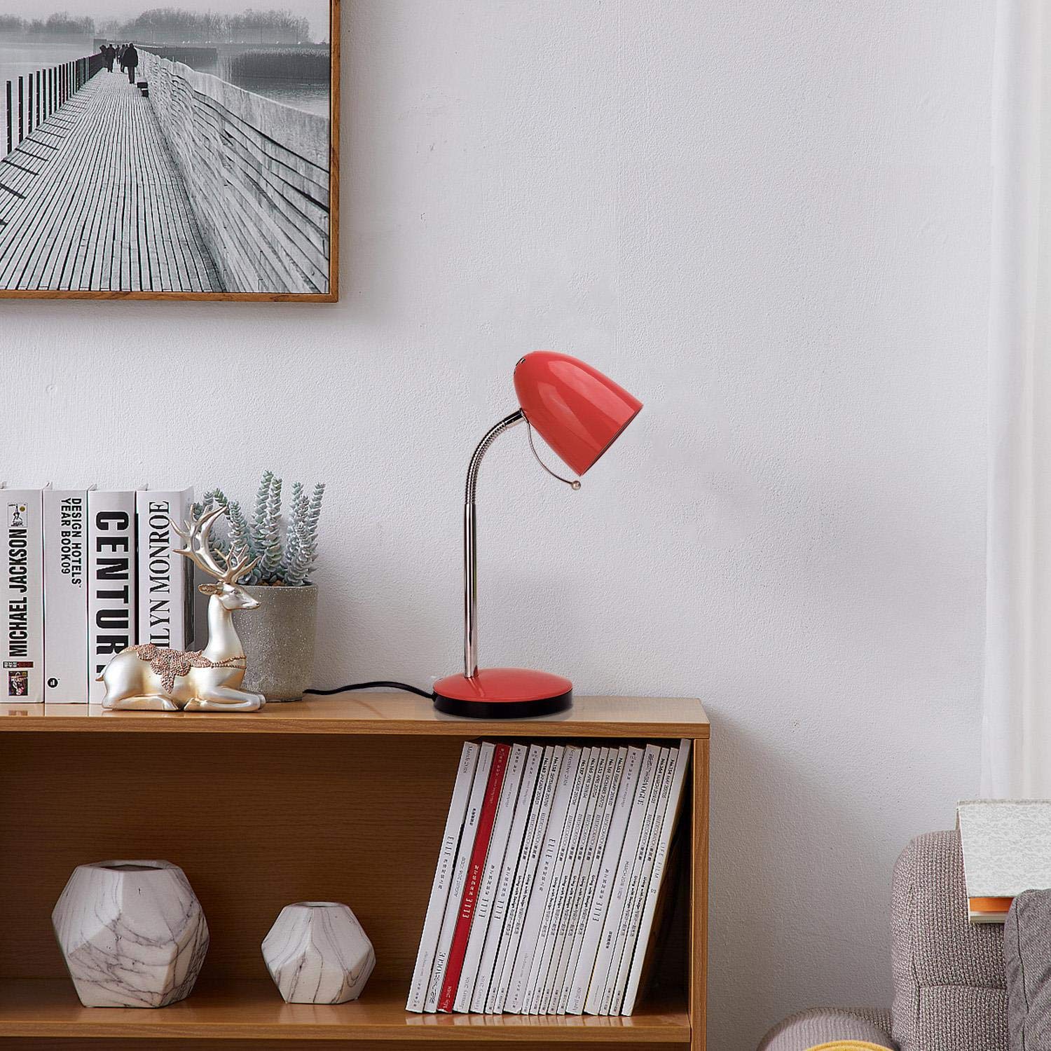 Aigostar Lampe de Bureau Retro E27, Lampe de Chevet Enfant avec Prise (Max 40 W), Excluant Ampoule, Flexible Réglable, Câble de 1.5 m, Rouge
