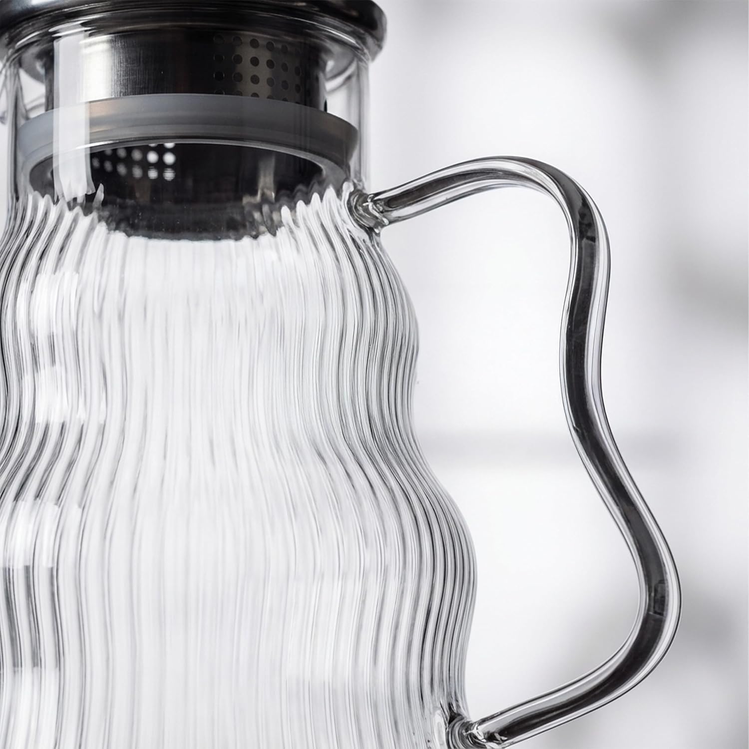 Relaxdays Glass Carafe with Lid 54oz Water & Tea Heat Resistant Borosilicate Glass Water Jug Clear/Silver