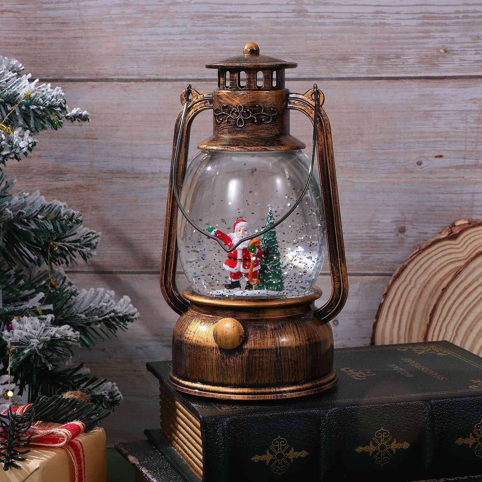 OSALADI Lanterna Natalizia Illuminata con Globo di Neve e Musica, Design Elegante in Vetro e Plastico, Decorazione per Tavolo Feste di Natale, Alimentata a USB o Batteria