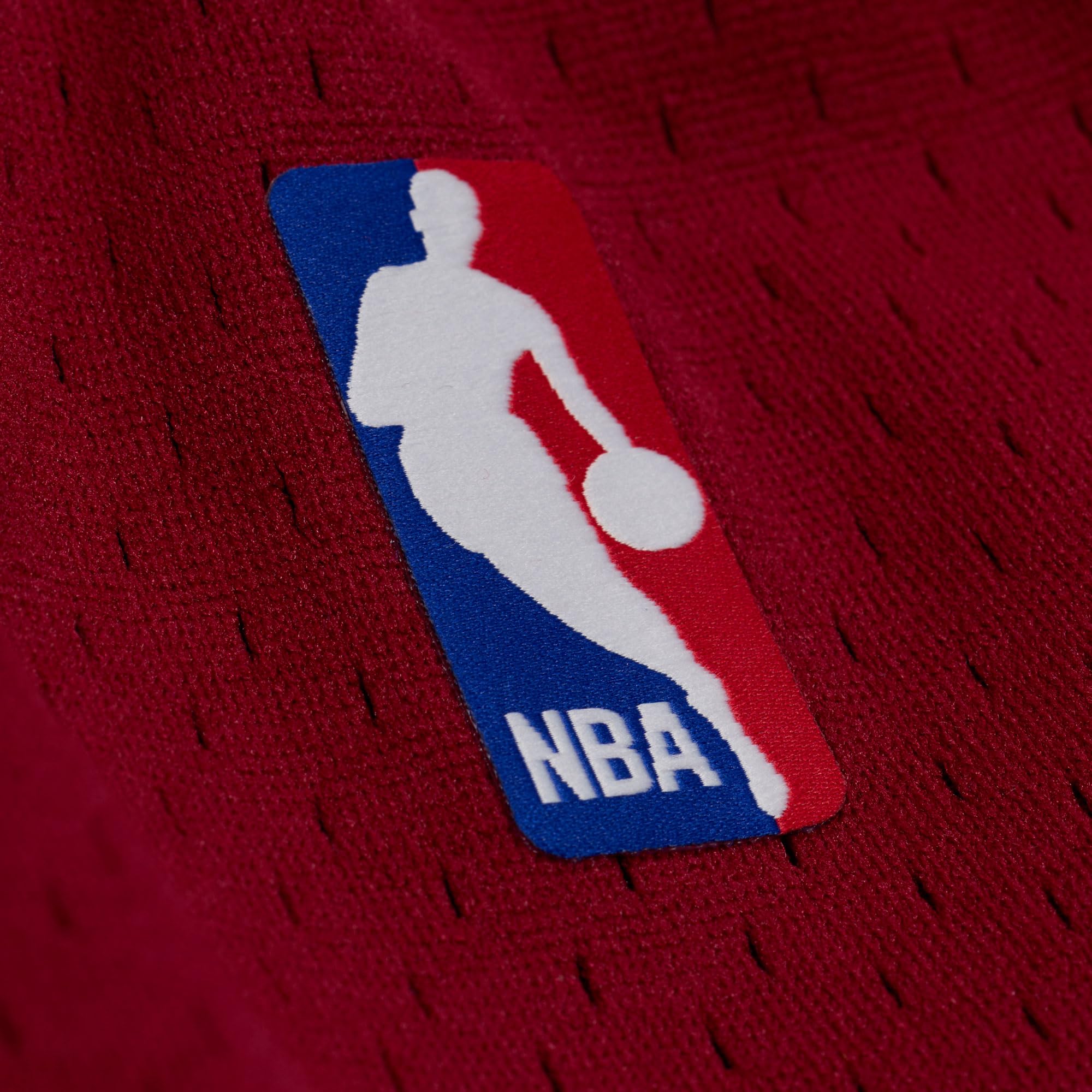 Mitchell & Ness NBA Short Swingman Cleveland Cavaliers (2015), Lebron James, couleur : rouge