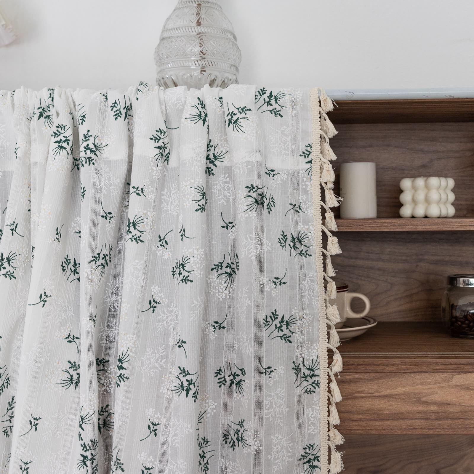AMDXD Visillo semitransparente, ojales gris claro, verde claro, 140 x 110 cm, diseño de hojas de flores de lila con borla, estilo bohemio, 1 pieza, cortina de algodón para cocina/baño