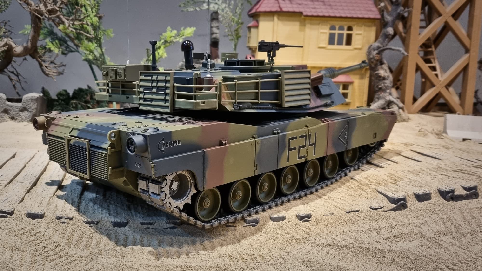 ES-TOYS Czołg zdalnie sterowany z funkcją strzelania M1A2 Abrams Heng Long 1:16 z dymem i dźwiękiem + metalowa przekładnia + 2,4Ghz V7.0 - UPG-A