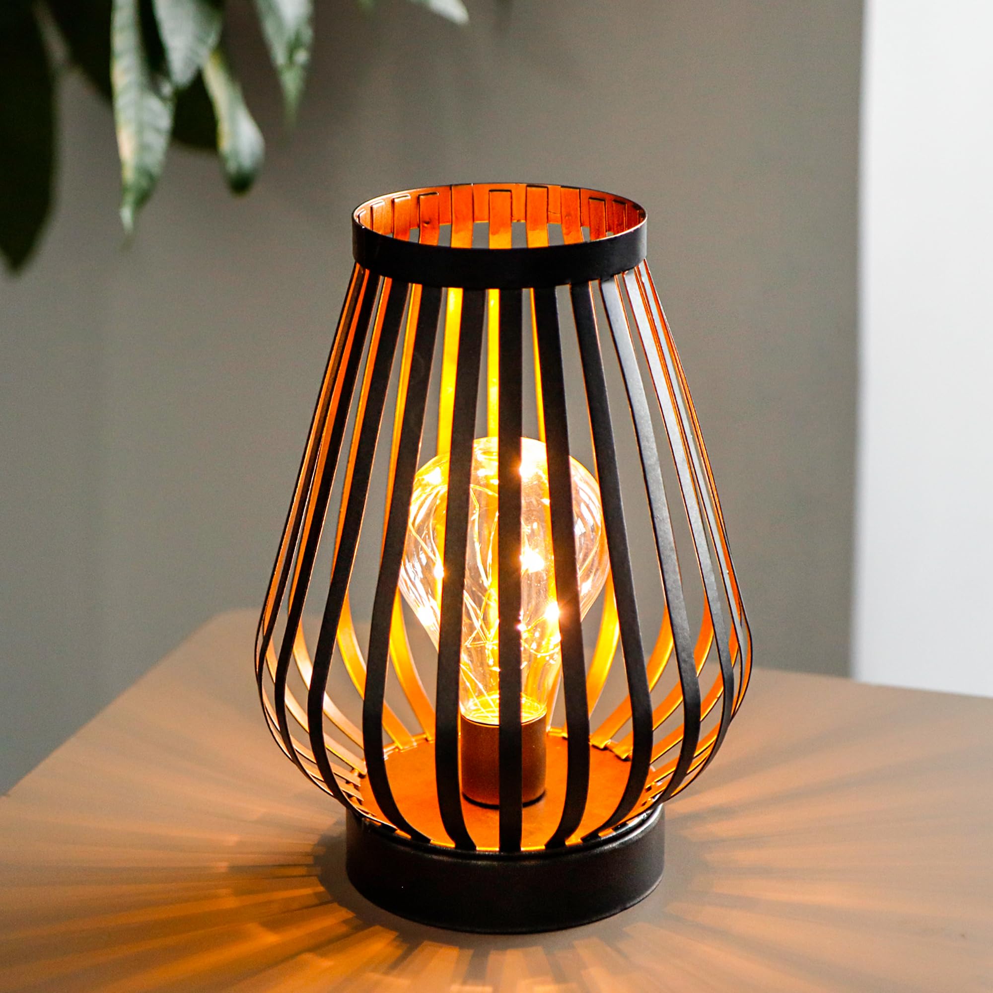 Linterna LED de jaula de metal de 8.7 pulgadas de alto, funciona con pilas, luz de acento inalámbrica con bombilla LED estilo Edison, ideal para bodas, fiestas, patio, eventos, interiores y