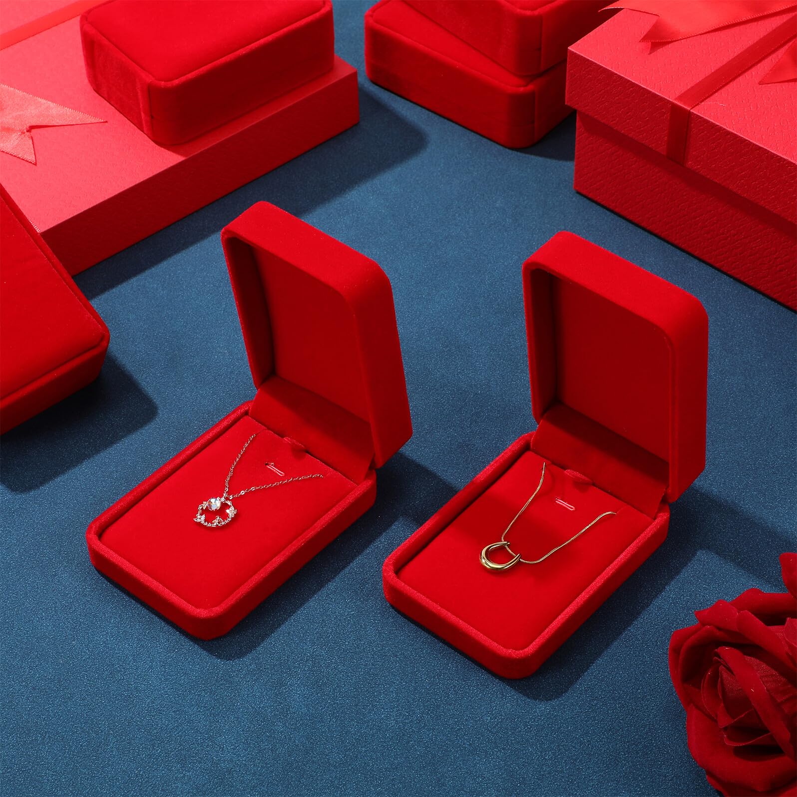 Hemobllo Caja de Terciopelo Roja para 12 Collares y Colgantes, Organizador de Joyas Cierre Seguro, Estuche de Almacenamiento para Exhibición y Viaje, Soporte para Collar Adecuado