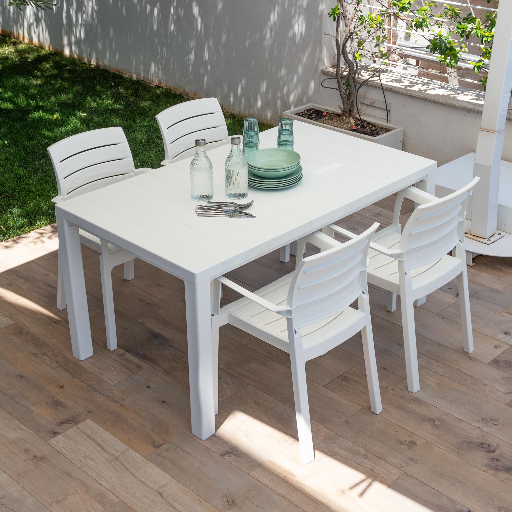 TOOMAX Davide Tavolo da giardino bianco con finitura effetto legno, 147x88x74h cm, tavolo grande adatto per 4 e 6 persone, resistente ai raggi UV, ideale per interno ed esterno