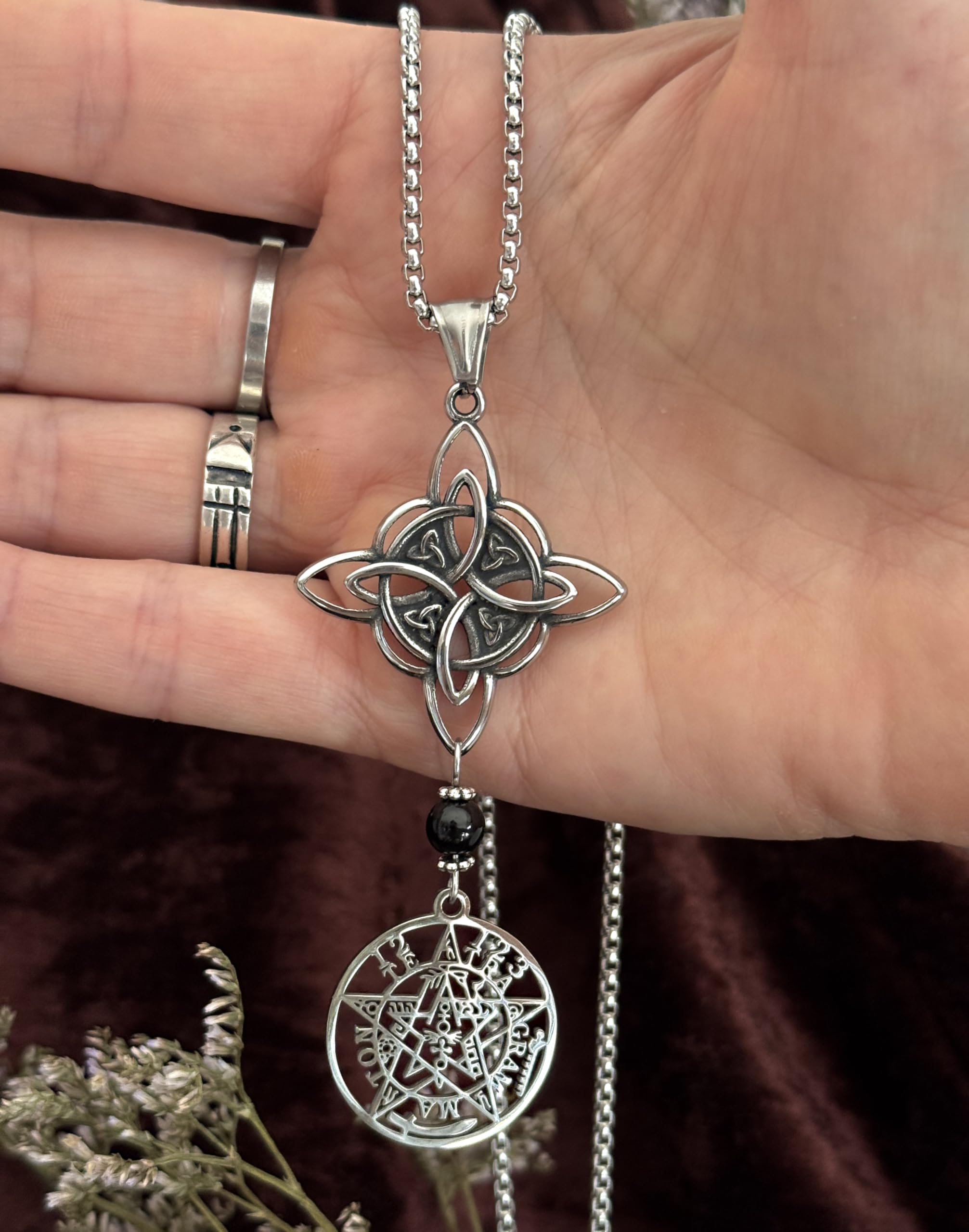 Simboliks Colgante Tetragrammaton con Nudos de Bruja mineral negro, Amuleto Triple Protección, Acero Inoxidable, Joyería Esotérica para Energía y Protección Espiritual, Regalo Bruja, Obsequio pulsera
