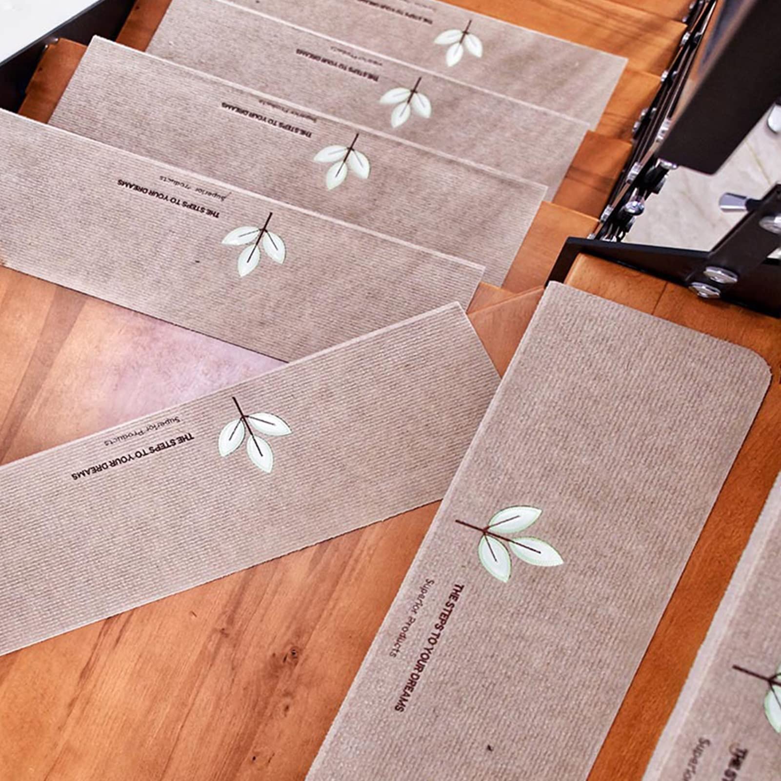 Alfombrillas para Peldaños De Escalera Protección Antideslizante para Escalones Alfombras Silenciosas Autoadhesivas Luminosas (Color : A-03, Size : 70x22 7pc)