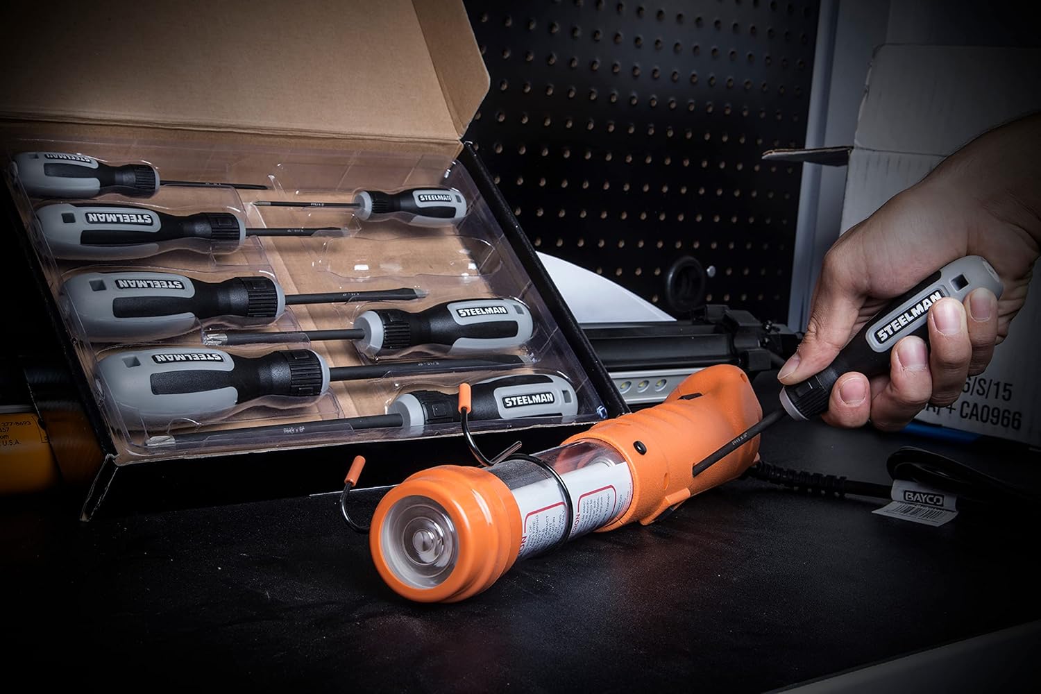 Steelman 8-Piece Diamond Tip Screwdriver Set, Variety of Slotted and Phillips Sizes, Magnetized Tips, Durable Steel, Rust-Resistant Black Oxide Coating