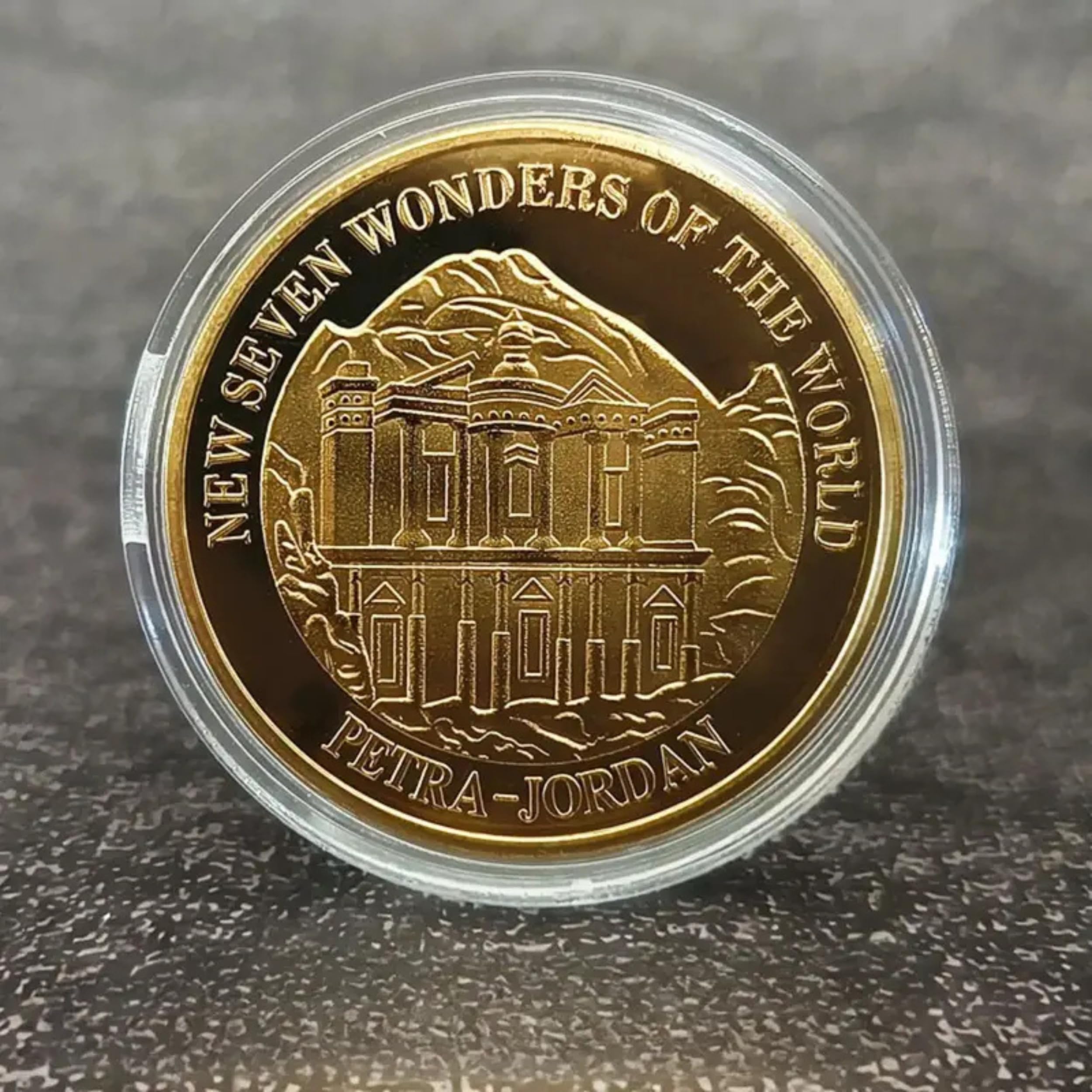 Lot de 7 pièces de Collection commémoratives représentant Les 7 Nouvelles Merveilles du Monde, avec 7 étuis de Protection individuels, et 7 Supports de présentation, Cadeau Unique et prestigieux.