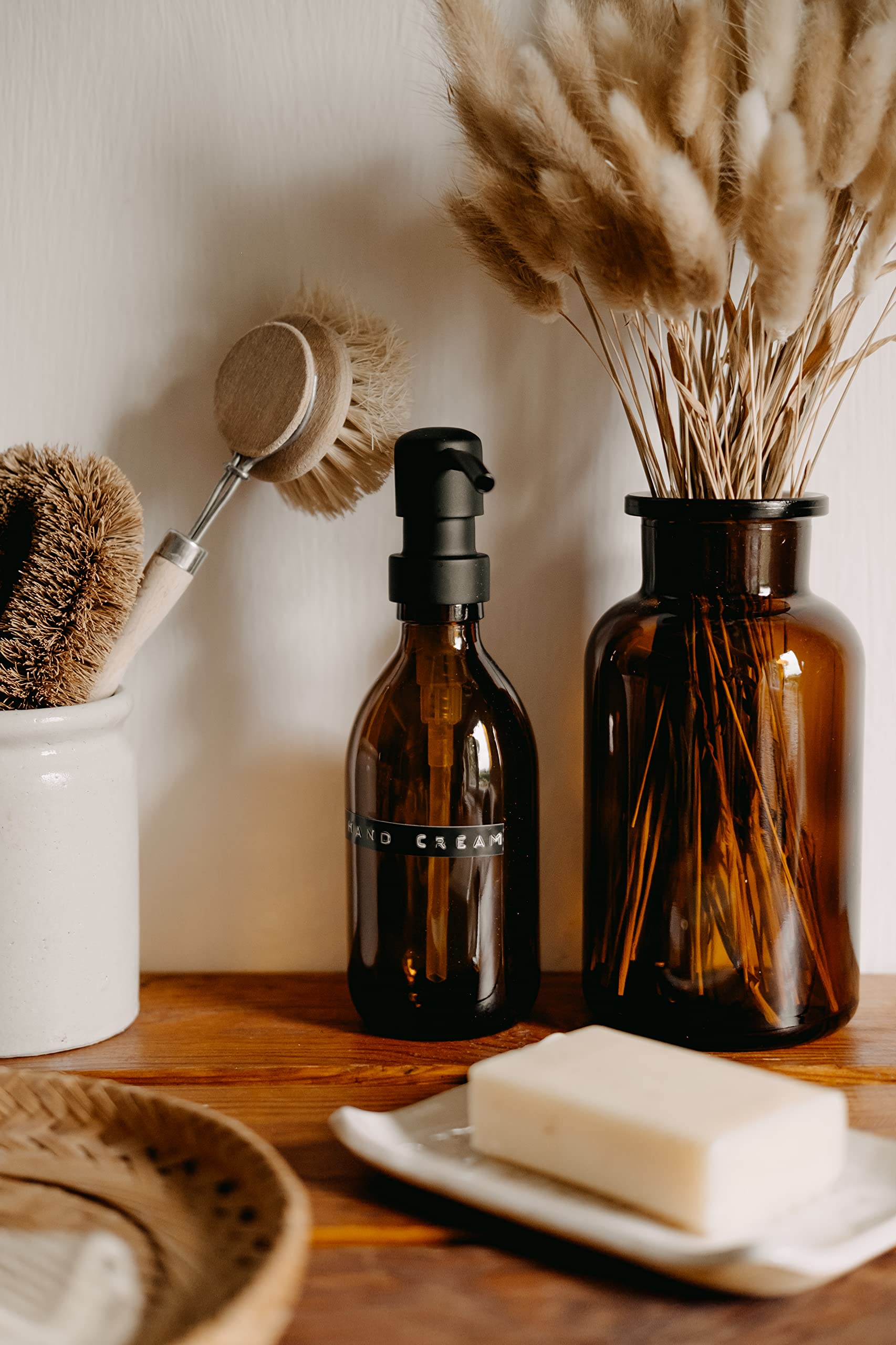 Kuishi- Set di 3 bottiglie da bagno da 500 ml- Vetro ambrato- Riciclato-Dispenser di shampoo- Dispenser per il bagnoschiuma- Pompa in acciaio inossidabile color bronzo- Arredamento moderno per la casa