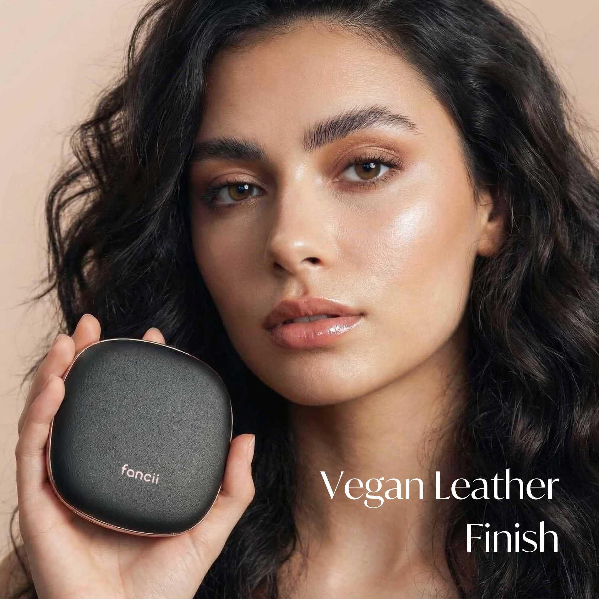 Fancii Mila - Espejo de maquillaje compacto de aumento con luz LED, recargable, aumento de 10x/1x, sistema de iluminación Tru-Glow, cuero vegano, espejo de viaje pequeño para bolsos (Midnight Majesty)
