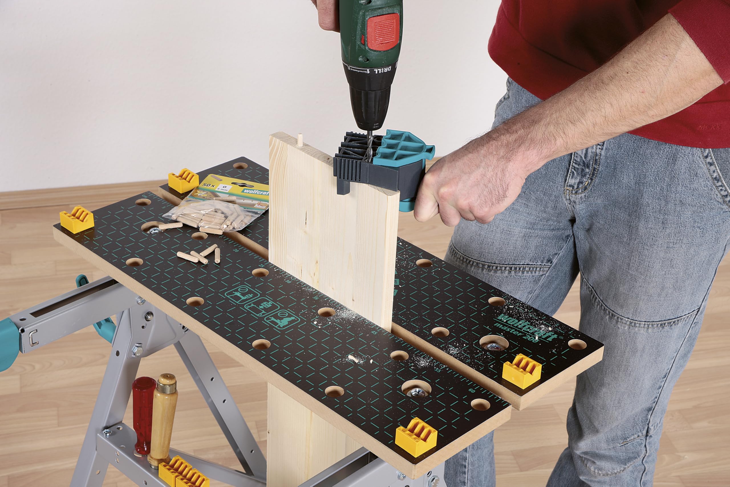 wolfcraft Master 200 Spann- & Werktisch, klappbar, 180 kg - Made in Europe | 2 MDF-Arbeitsplatten, Spannweite 145/365 mm, 80 cm Höhe, 14° Spannwinkel, platzsparend, leicht, inkl. Zubehör - 6177000