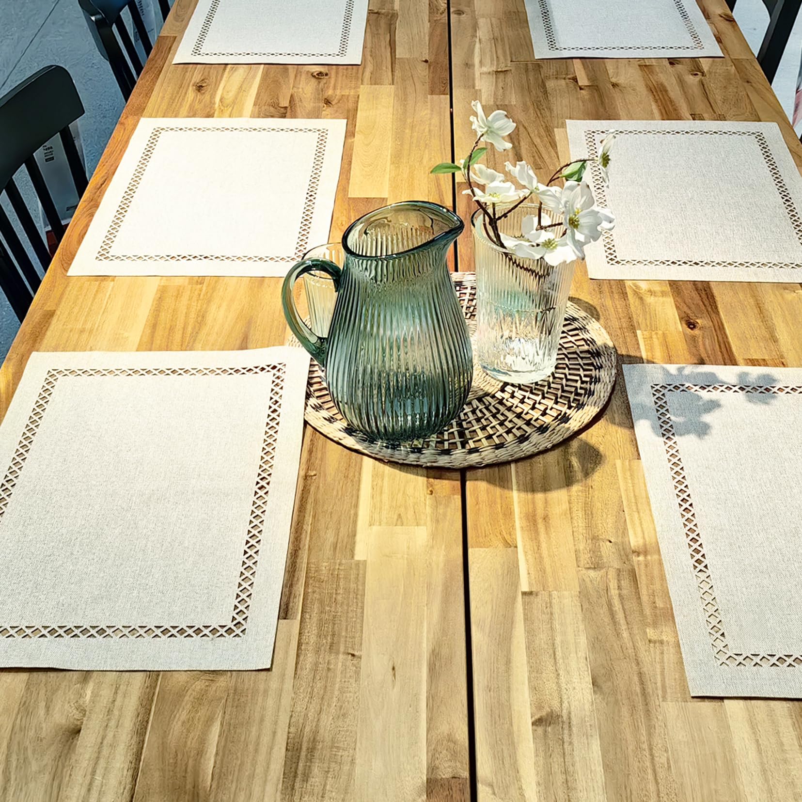 Juego de 4 manteles individuales para mesa de comedor, manteles individuales con borde hueco, manteles individuales para mesa de comedor de 12 x 18 pulgadas, color blanco roto