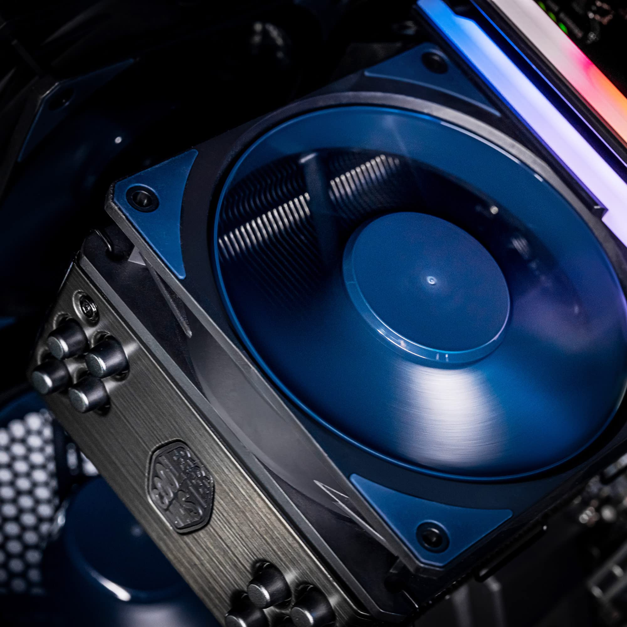 Cooler Master Mobius 120 Ventilador de Caja - Ring Blade Design (PWM), Rodamiento Dinámico de Bucle Ultraduradero (Máx. 63,1CFM, 2,69 mmH2O, 22,6 dBA), Marco Biselado Enfocado al Flujo de Aire - Negro