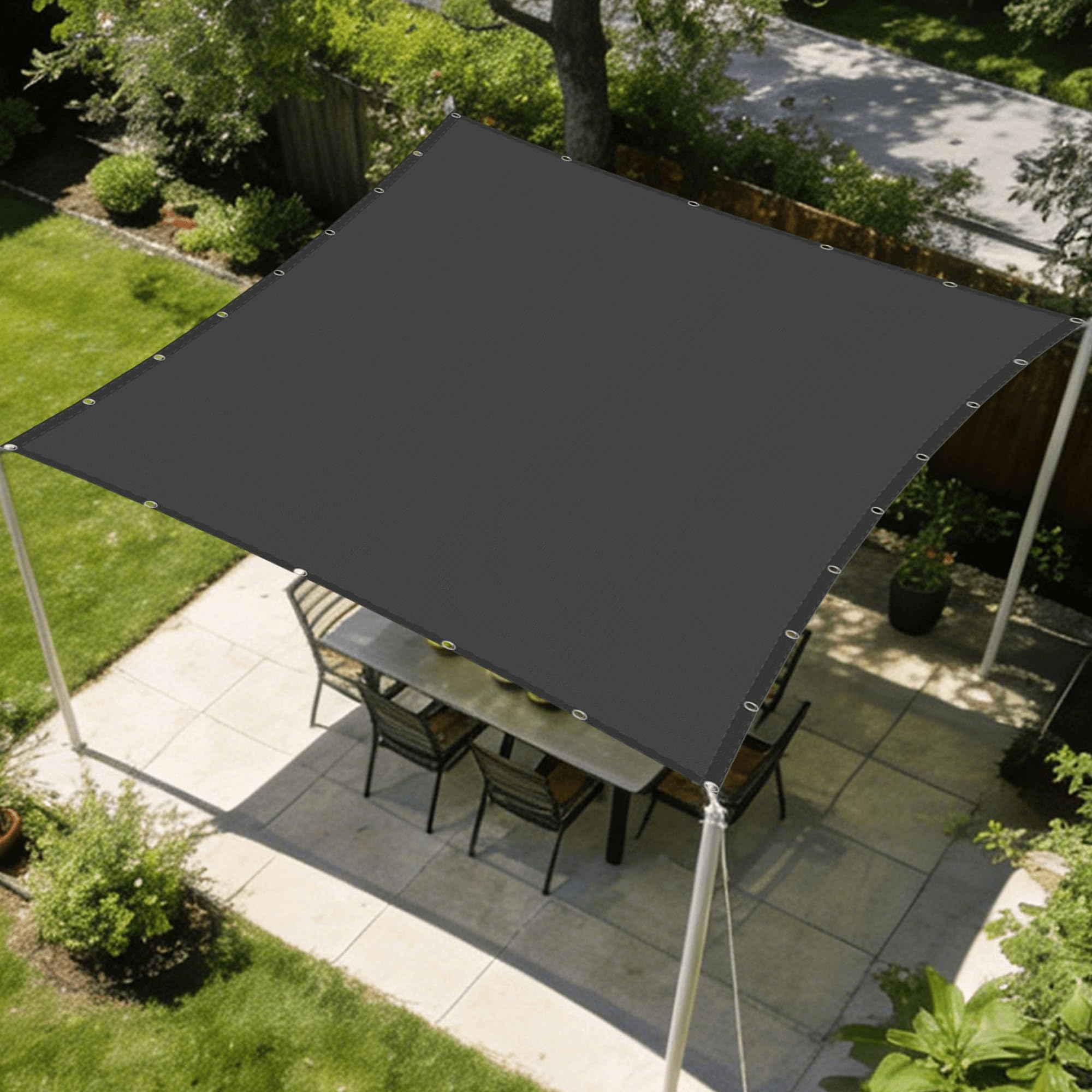 Voiles ombrages rectangulaires pour créer un coin frais sur la terrasse