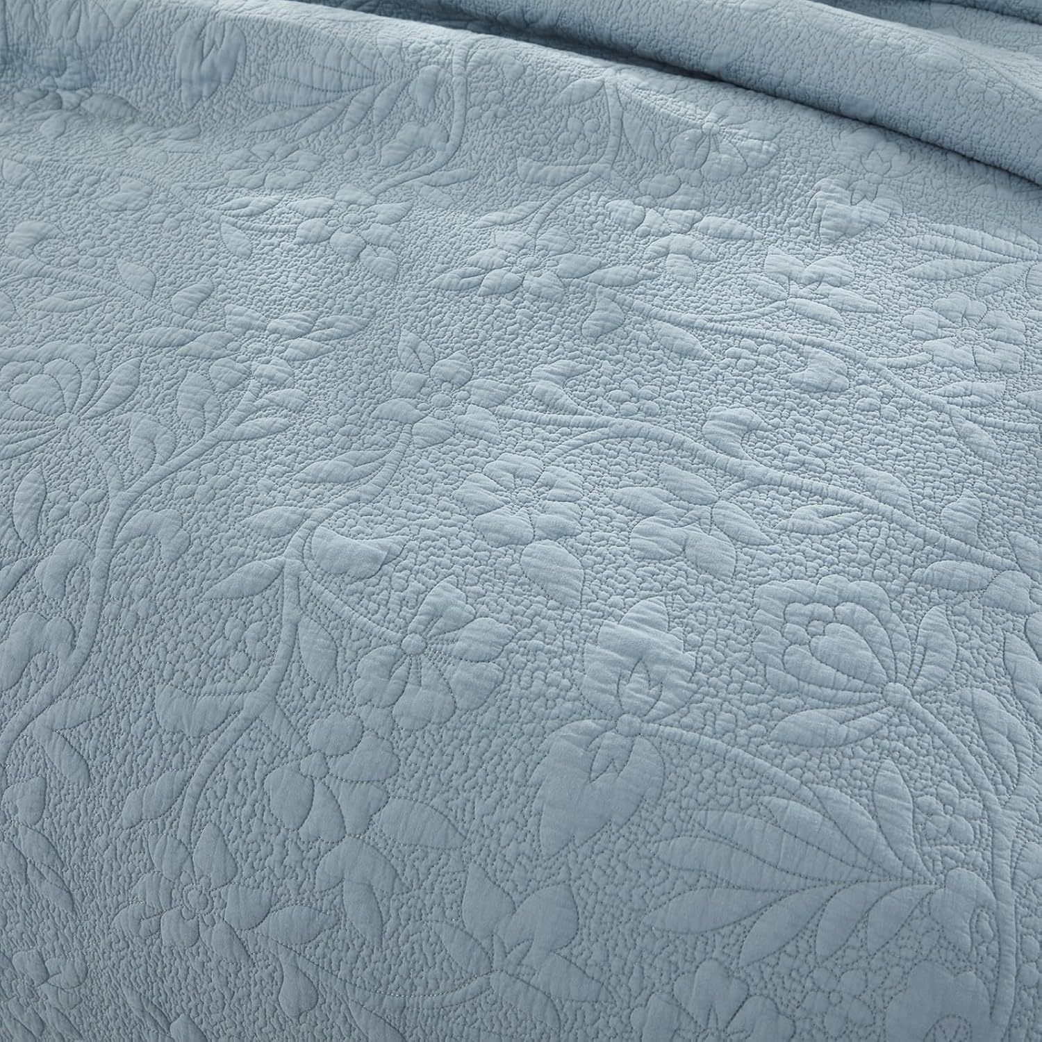 Brandream Queen Size Quilt Set Cotton Shabby Chic Bedding Light Blue Floral Vine Cottage Matelasse Coverlet Set Ruffle Bedspreads 3-Piece