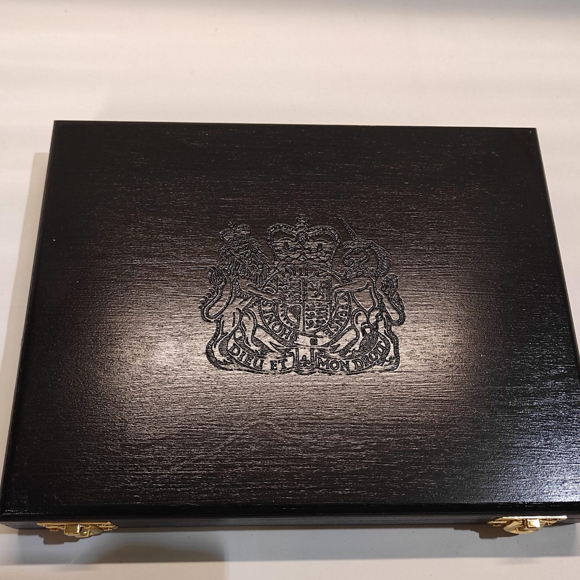 Caja para monedas de colección en madera con escudo real del Reino Unido, 12 compartimentos para cápsulas Quadrum, terciopelo negro, hecha a mano en Italia