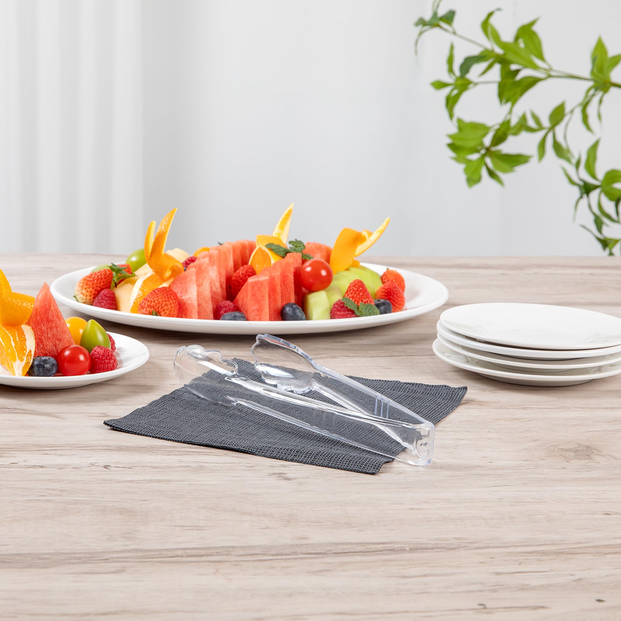 Restaurantware Pinzas transparentes para servir, 100 unidades, pinzas de plástico desechables resistentes de 9 pulgadas con asas largas y bordes festoneados para eventos con catering, bodas o bufés y