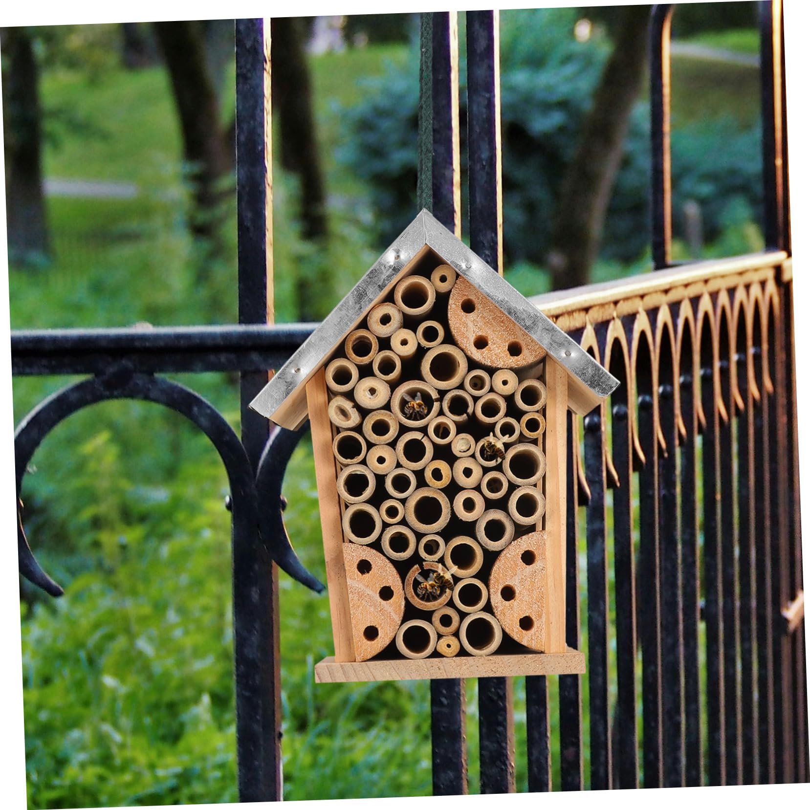 Outdoor-Hotel Gartenbedarf Insektenhaus Hängender Marienkäferhaus Für Den Garten Bienen- Und Schmetterlingshaus Hängendes Bienenhaus Insektenhotel Hölzerner Bienenstock Eisen