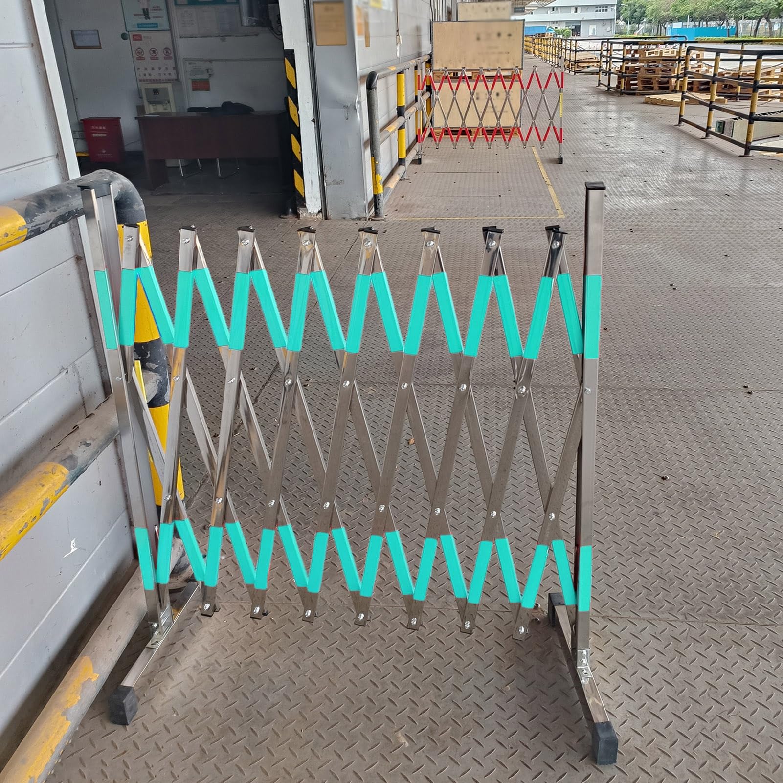 PFCDZDU Industrial Expandable Barricade, Portable Folding Safety Barrier Gate with Mobile Casters, Retractable Traffic Fence for Outdoor Road Control(Silver-A,4.9x9.8ft/1.5x3m)