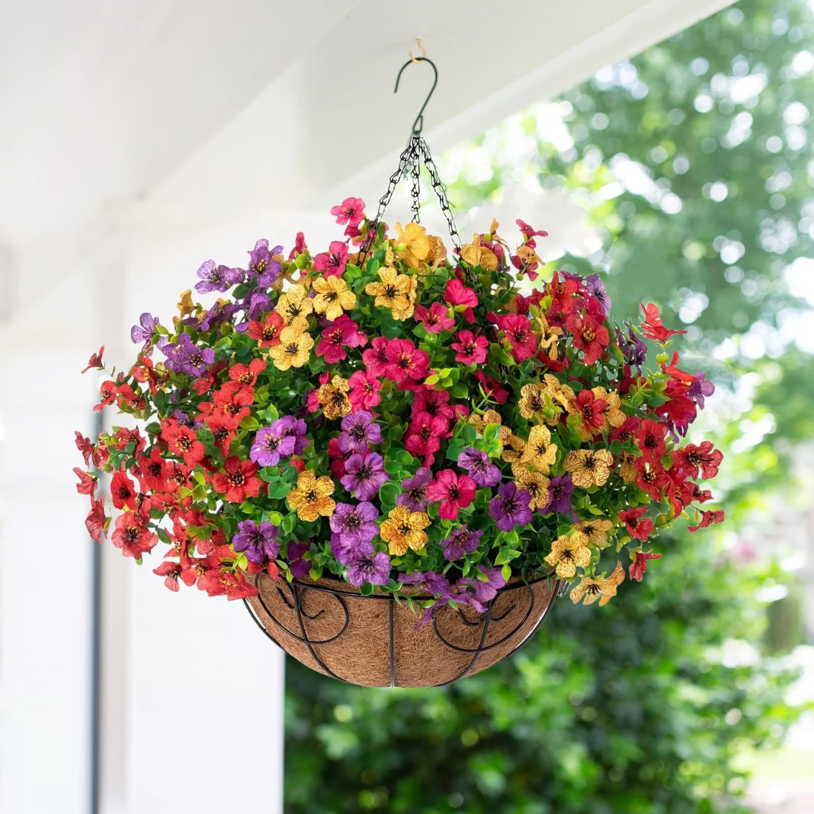 Panier à suspendre d'eucalyptus pour sublimer votre terrasse et salon en été