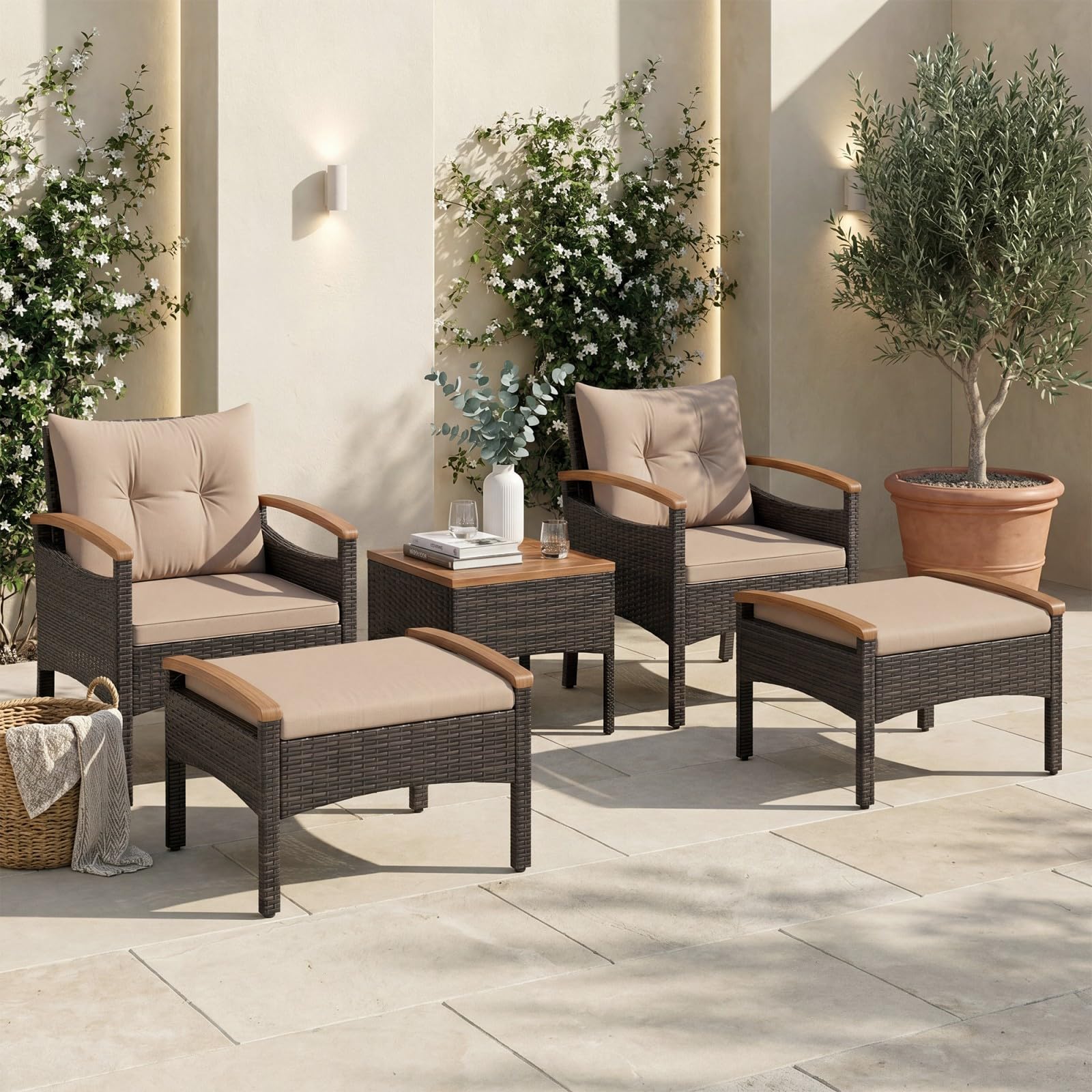 GIANTEX 5er Rattan Gartenmöbel Set, Balkonmöbel Set 2 Sessel & 2 Fußhocker & 1 Couchtisch, 5 tlg. Gartengarnitur Gartenlounge Set, Balkonset Möbel Rattanmöbel, Rattan Sessel mit Kissen(5er Set, Khaki)
