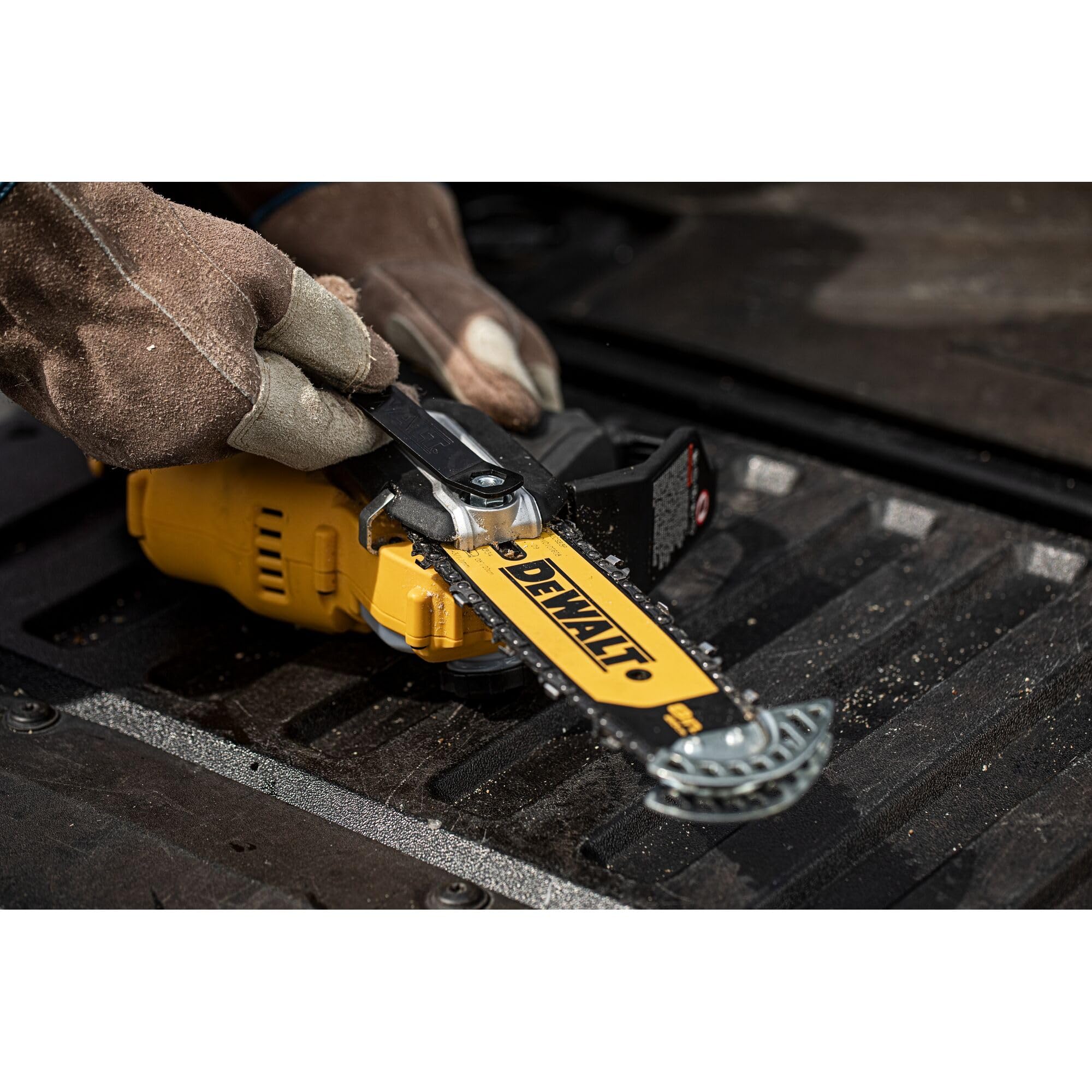 DEWALT Sierra de podar sin escobillas XR 18V sin cargador/batería, DCMPS520N-XJ