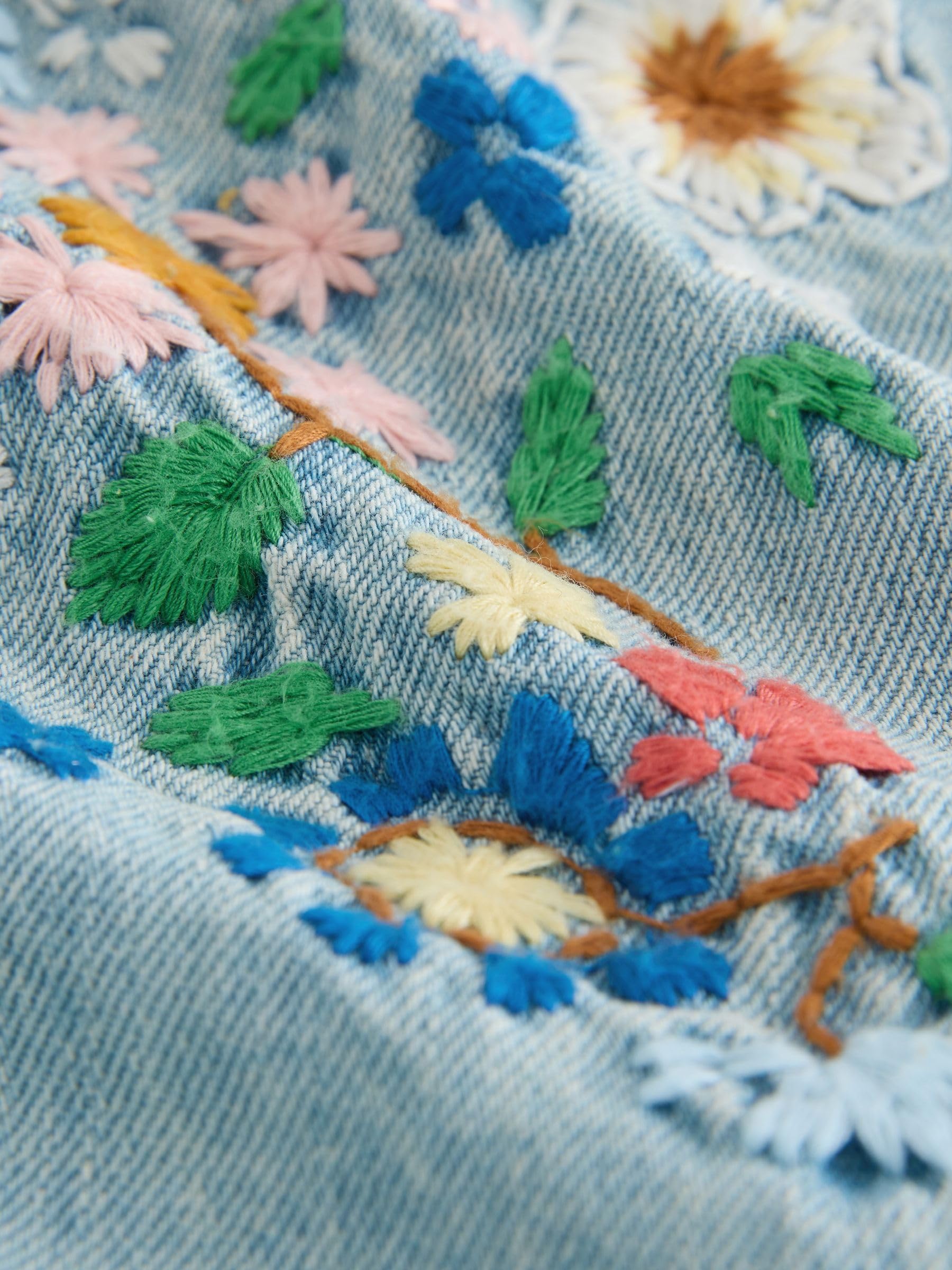 NEXT Ragazza Salopette corta e t-shirt in denim con ricami floreali