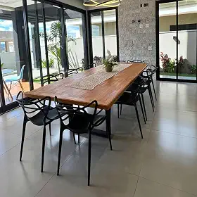 Mesa de Jantar Rústico Moderno Martinez | Madeira Maciça Peroba Rosa | 2,00m para 8 Lugares