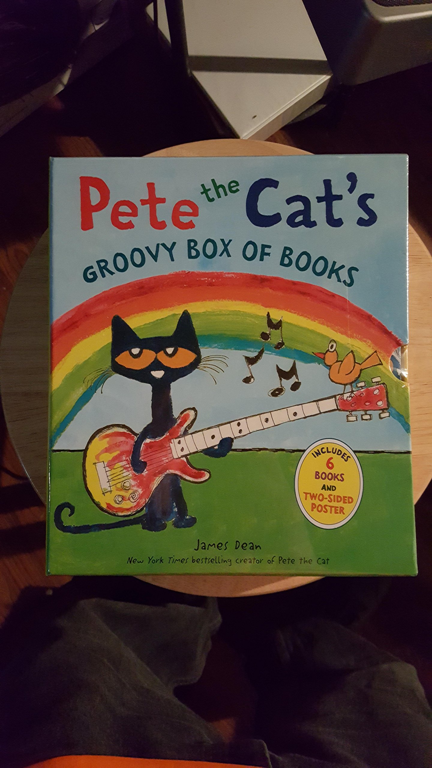 Pete the Cat's Groovy Box of Books