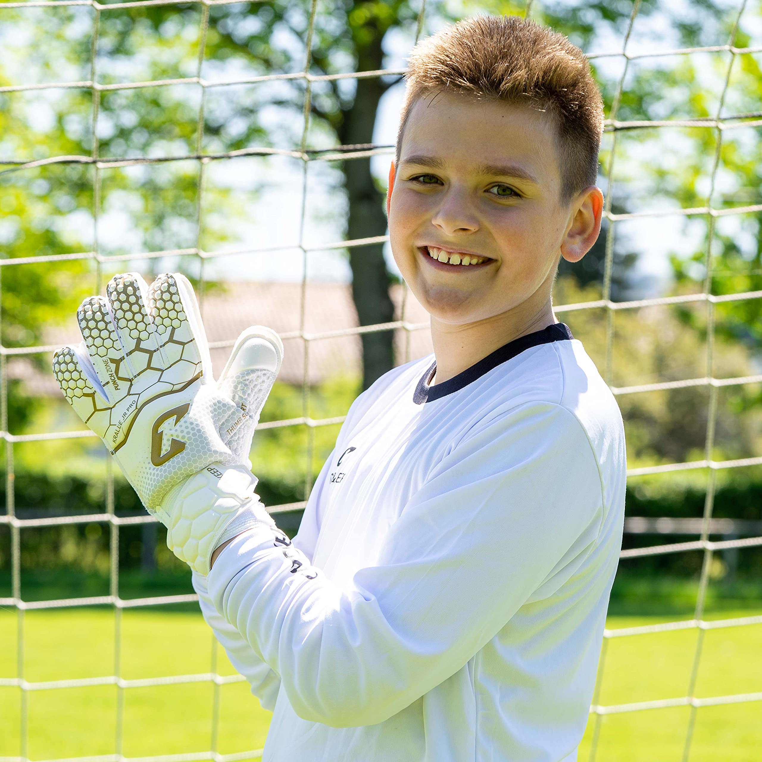 CATCH & KEEP Guanti da portiere Kralle Junior Pro 3.0 - Guanti portiere bambino - Falcon Grip ultra forte - Ottima vestibilità per bambini (4, Oro/Bianco)