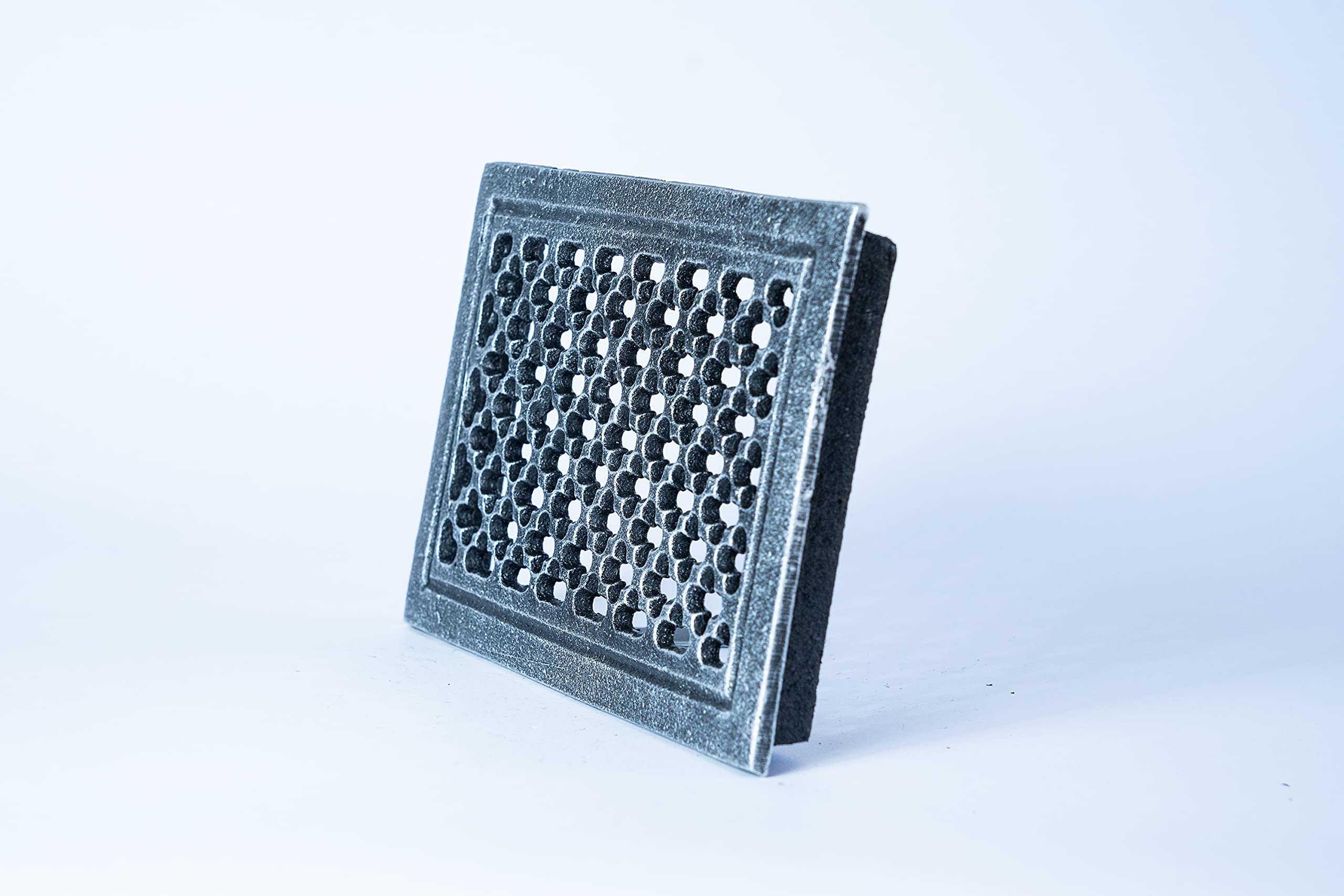 SEZAM Griglia di ventilazione in ghisa 22,3 x 2,3 x 15,5 cm, per stufe in maiolica, forni a legna e caminetti - griglia per aria calda- griglia d'ariaper stufa, verniciato argento antico