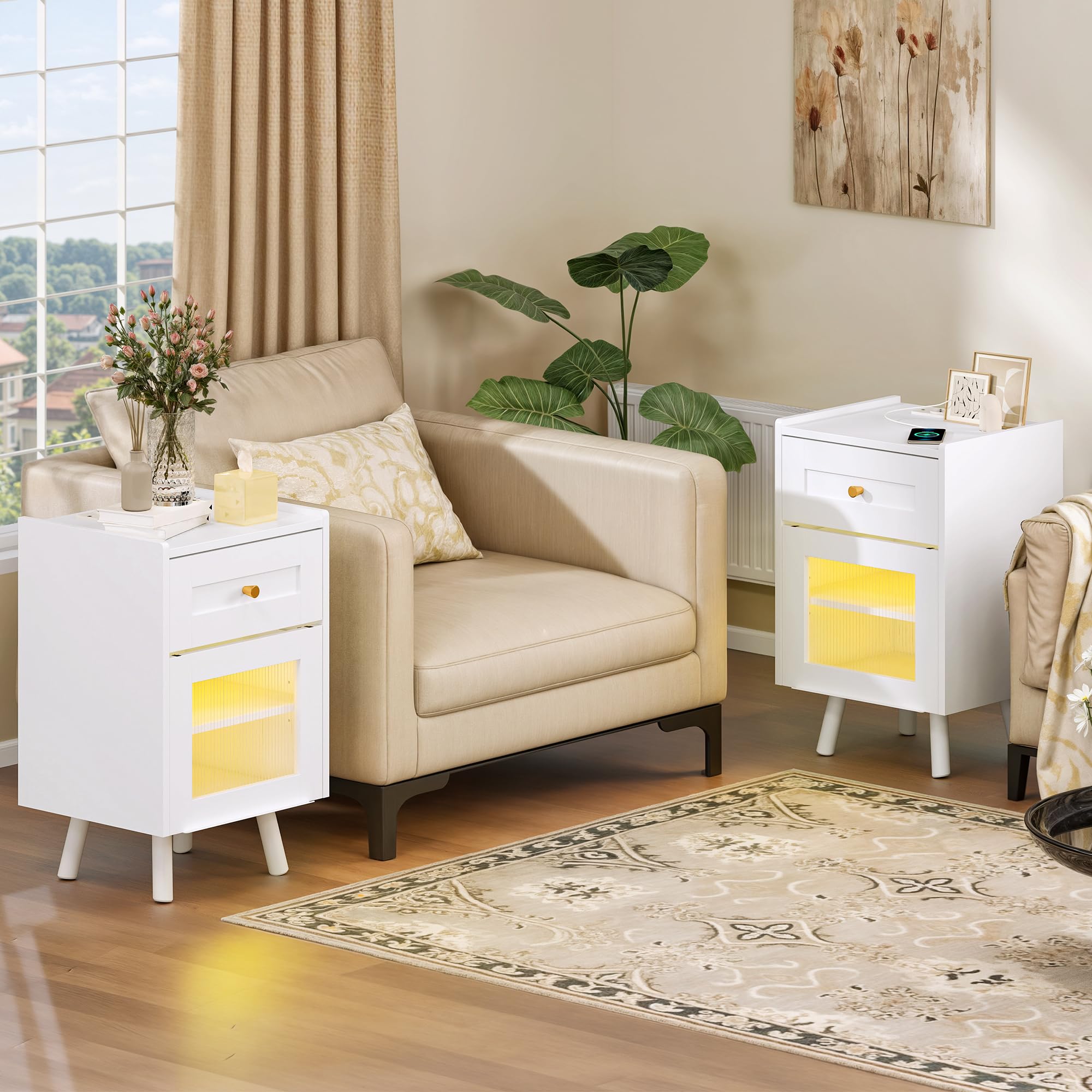 YITAHOME Comodino con striscia luminosa a LED a 7 colori, comodino con cassetto e ripiano regolabile, tavolino nero per camera da letto, soggiorno, 40 x 35 x 62 cm, bianco