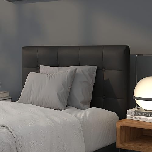 Flash Furniture Bedford - Cabecero de cama doble tapizado con ribete de uñas en tela beige