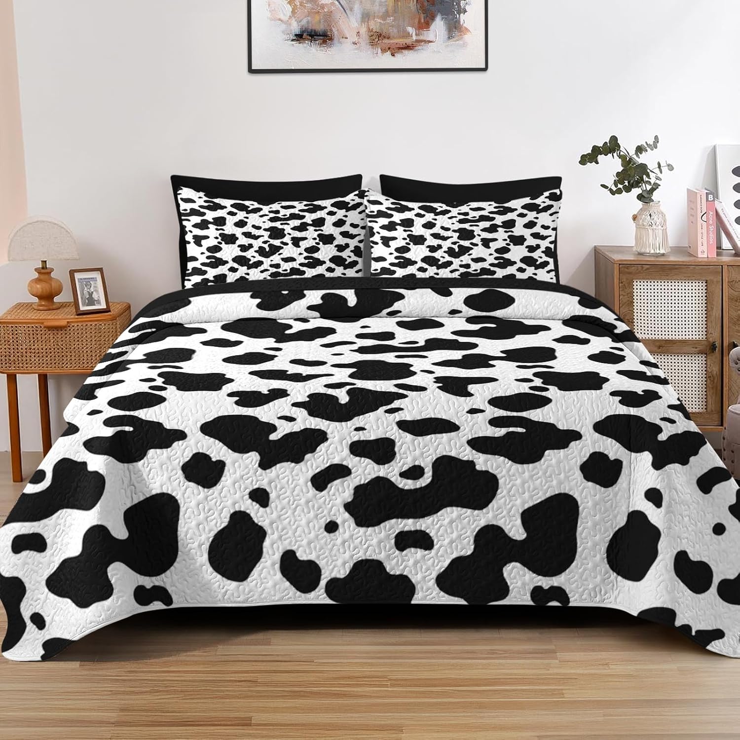 Quilt Set King Size, Cute Animal Cow Print 3 Pcs Soft Bed Cover Bedding Set for Kids and Adults, Black and White Spots Lightweight Bedspread Coverlet with Pillow Sham for All Season