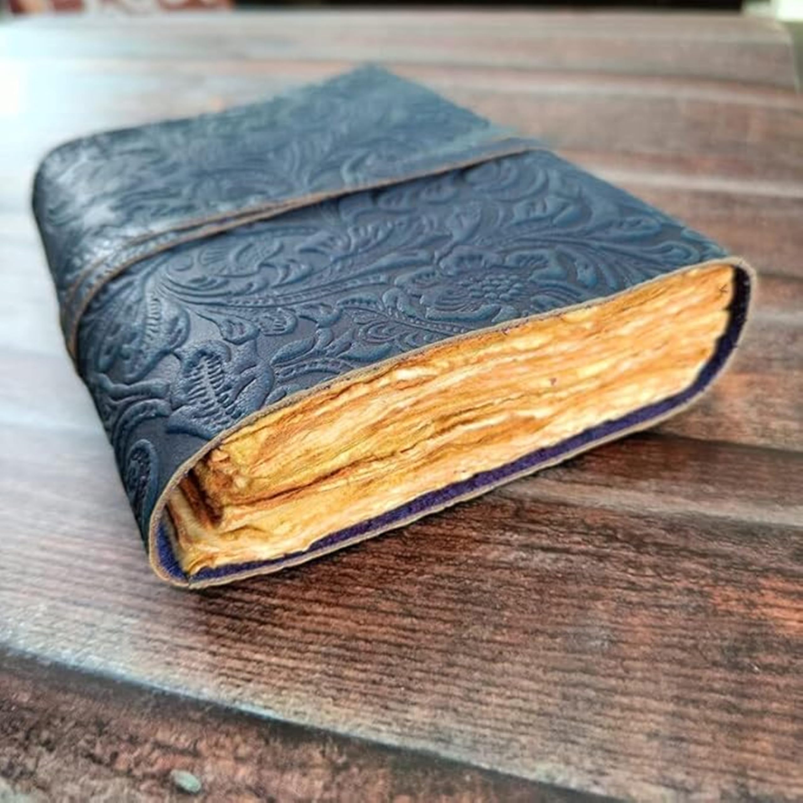 Leather Notebook, 200 Blank Pages, Handmade Bound Journals for Women and Men, for Travel Diary Writing Daily Work, Sketchbook - Image 4