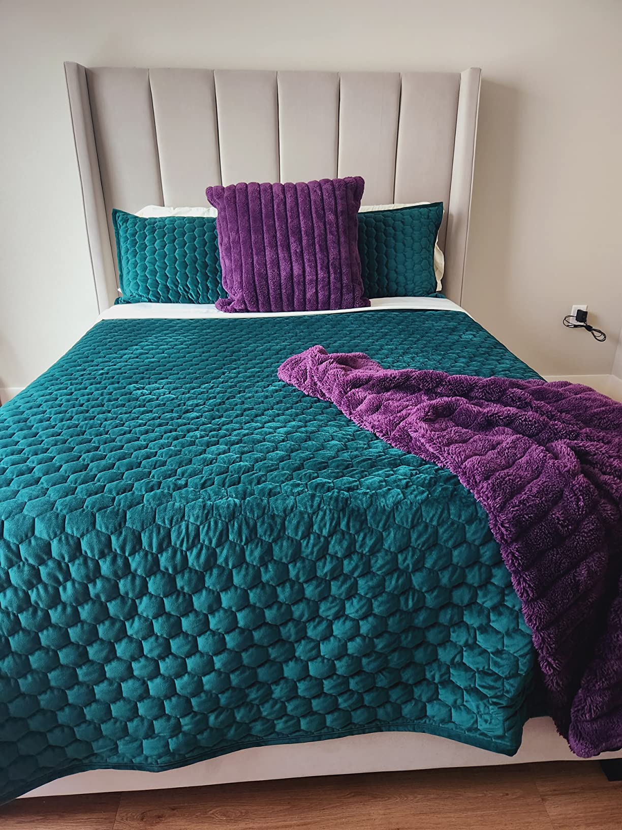 13/mo Finance Tribeca Living LUGANOQUIQUCAM Velvet Oversized Quilt