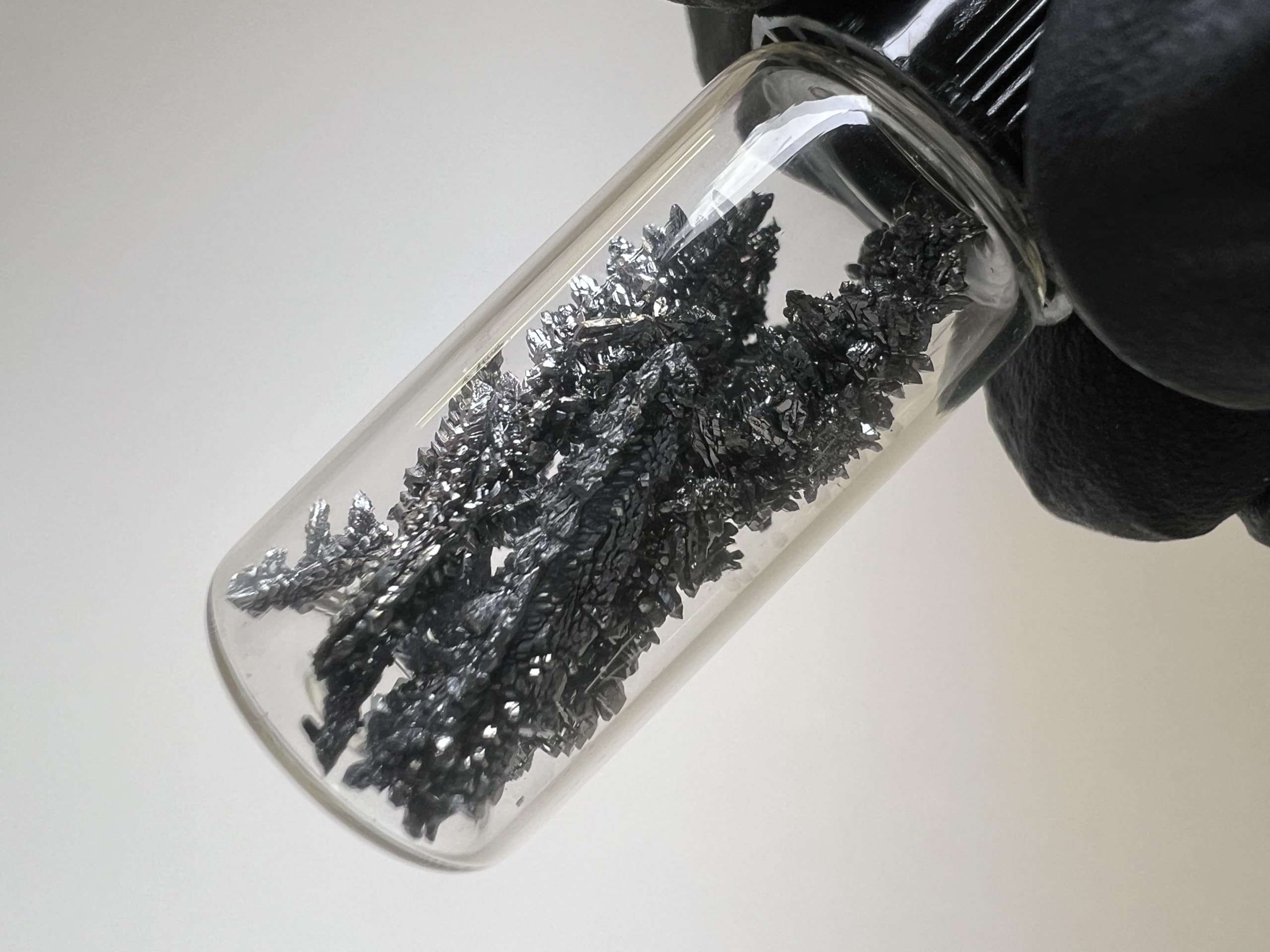 Vandium Crystals Sample Pure 0.4g Transition Metal for Collection or Experimements