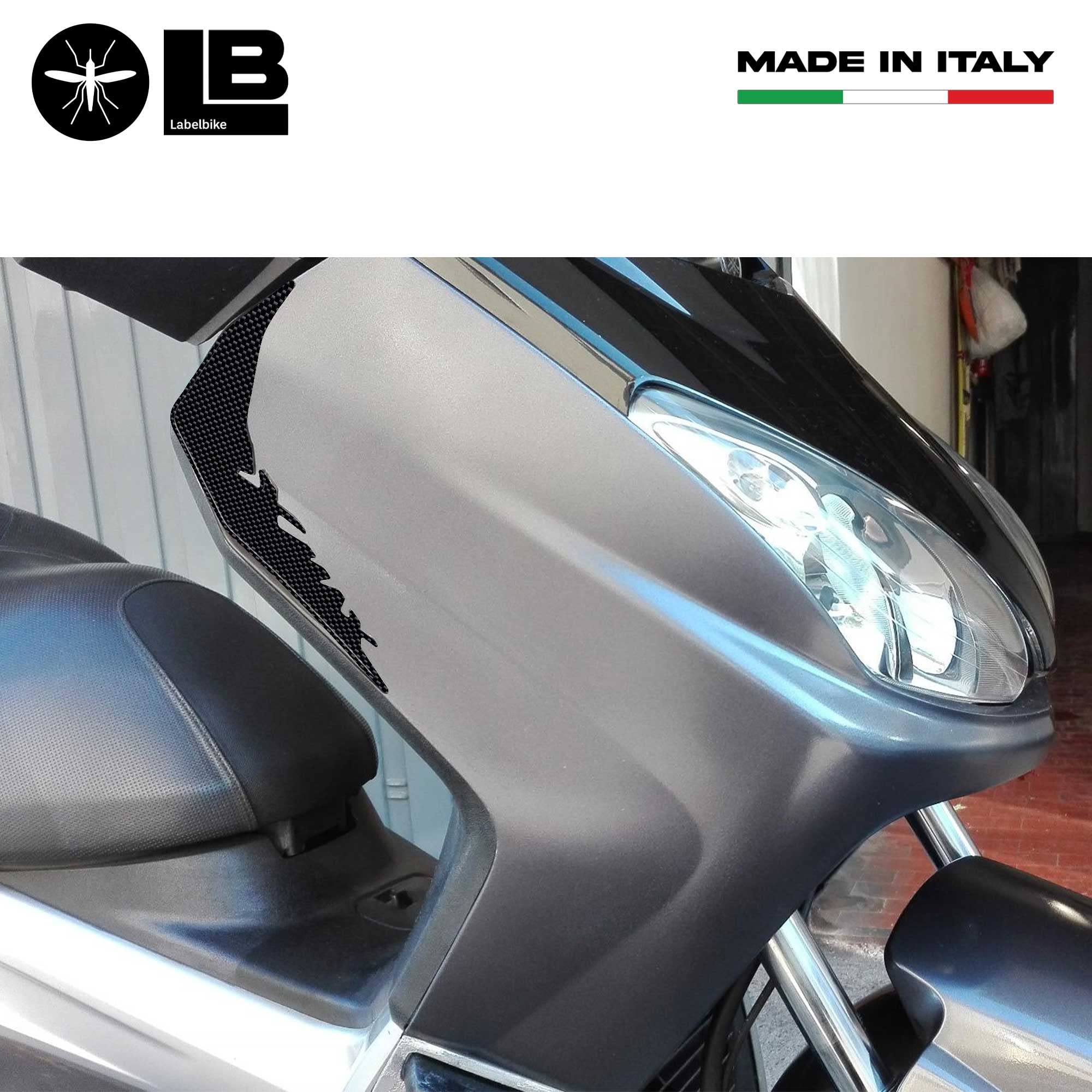 Autocollant 3D Repose-Pied Yamaha TMAX 530 2017-2019 - Noir Argent - Labelbike Italy