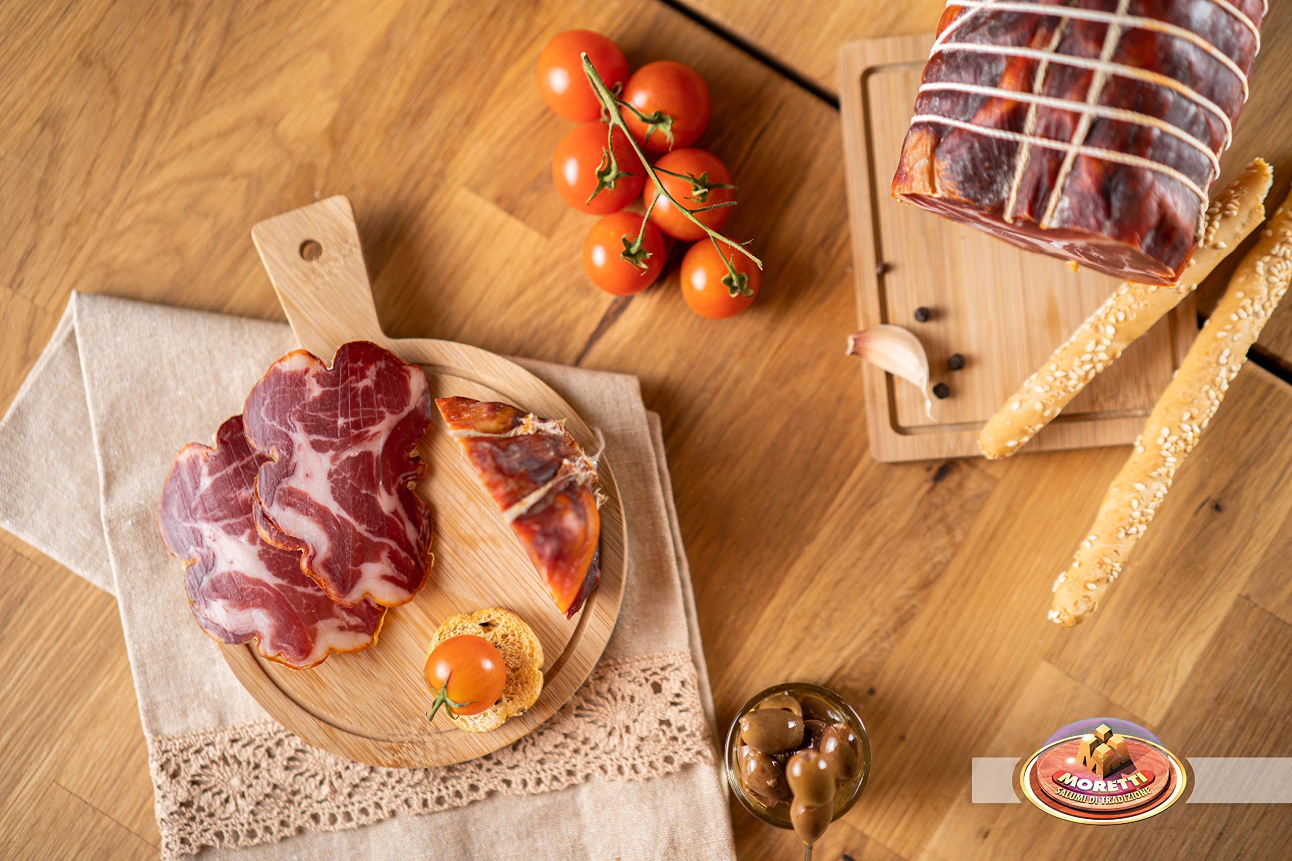 Moretti® | Capocollo Condimentado Dulce y Picante | Rebanada 750g/900g Envasado al vacío | Capocollo Artesano | Salami Calabrese | En tabla de cortar de madera de aliso de regalo (Picante)
