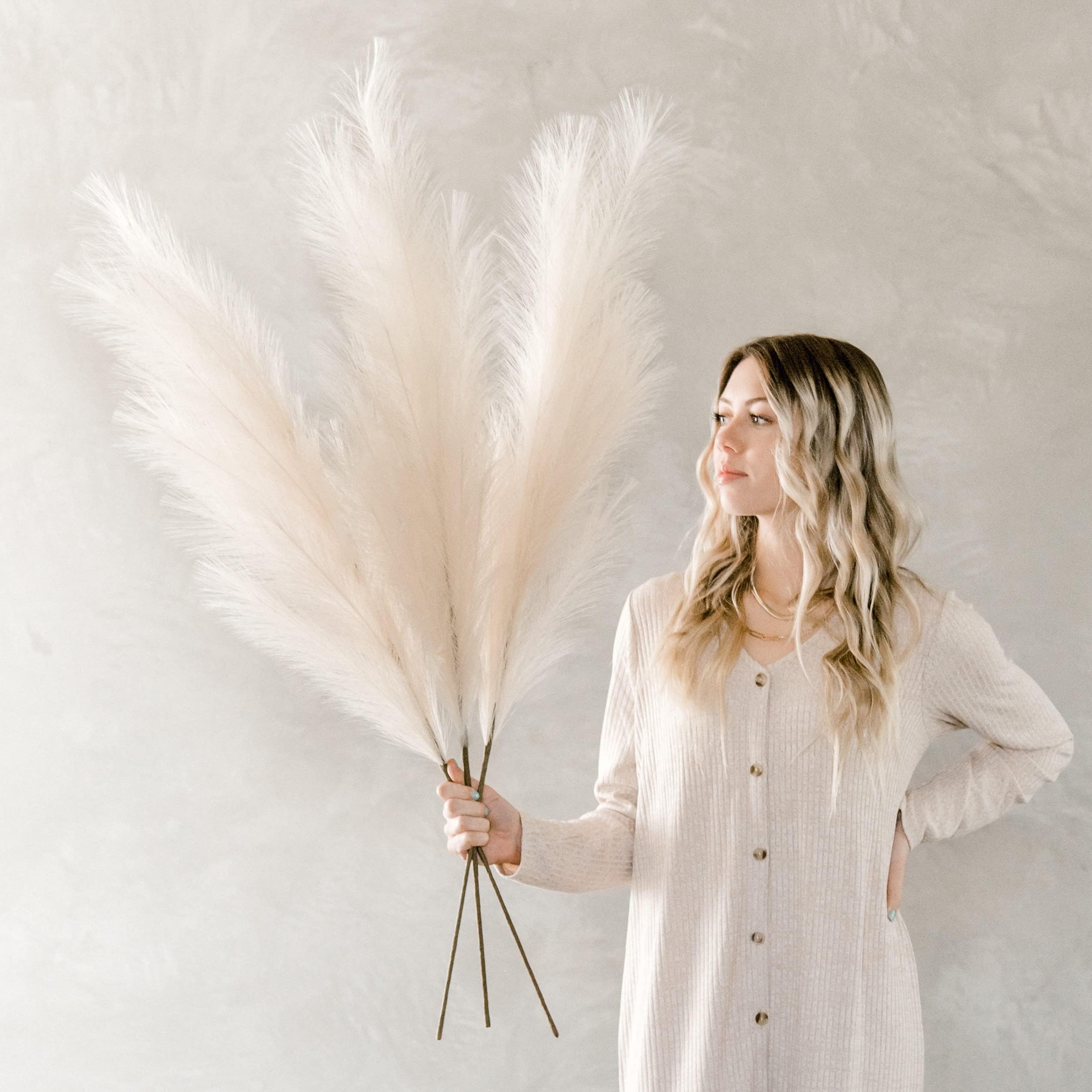 Pampas Grass Decor Tall, 3 Stems (43 in) Large Fluffy Long Faux Pompas, Boho Luxury Artificial Pompous Home Decor, Fake Non-Natural/Dried Pampass, Bulk Pompus Leaves/Plant Arrangement for Living Room