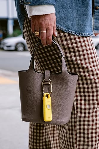 Miniatura 2 de She's Birdie Nueva versión 3.0 – La alarma de seguridad personal original para mujeres por mujeres, sirena fuerte, luz de flash y batería recargable