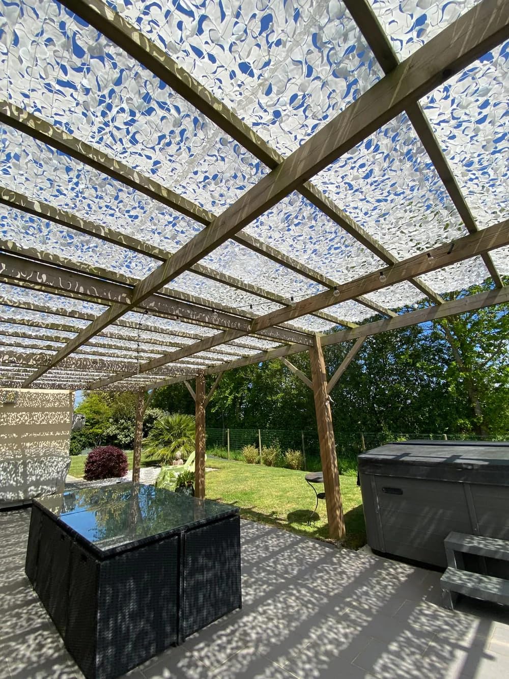 Red de Camuflaje Reforzada con Cable de Acero – Protección Duradera para Exterior, Ideal para Pérgolas, Áreas de Juego y Equipos Militares (Blanco, 3x4)