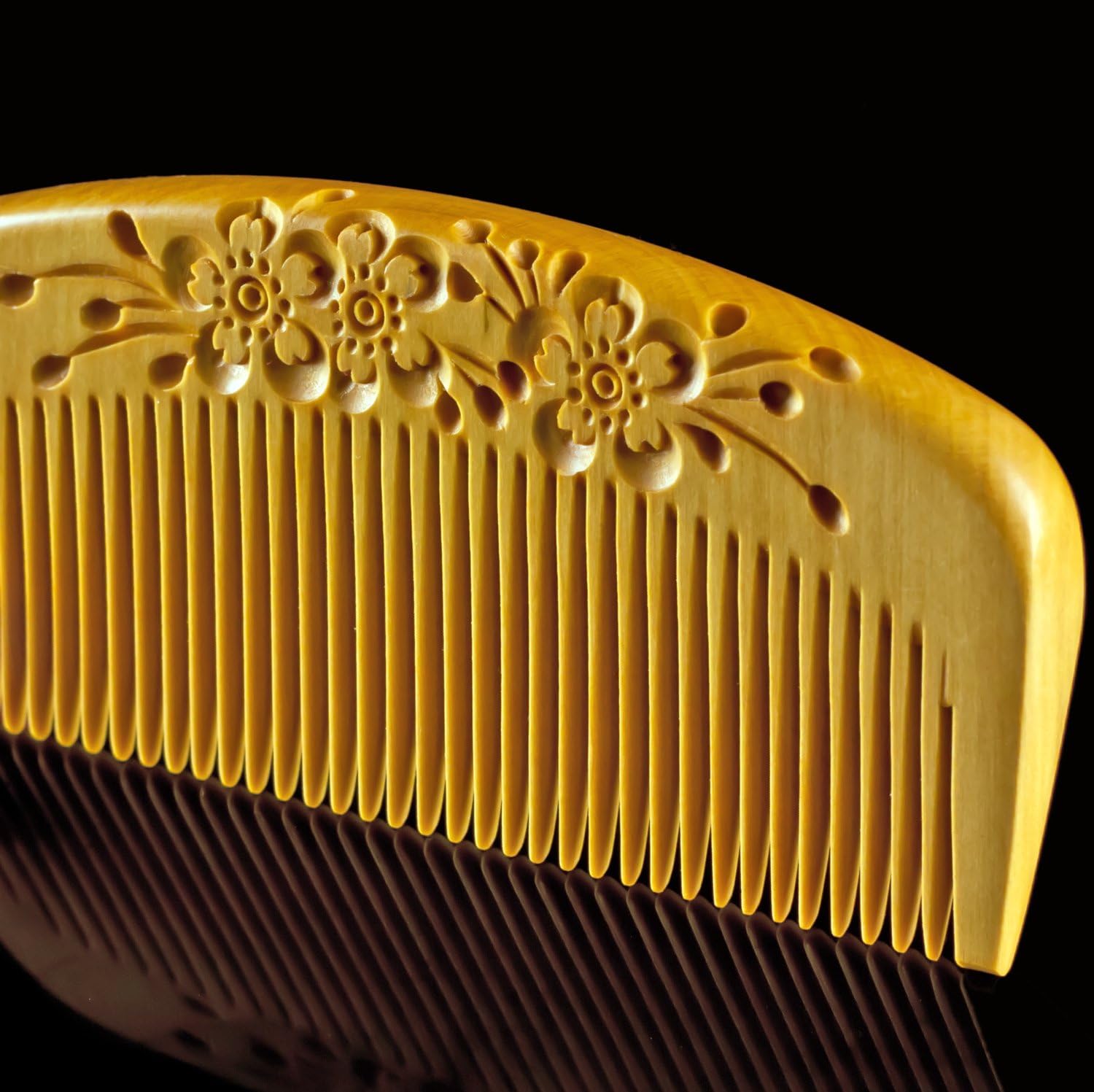 Japanese Tsuge Wood Comb and Camellia Oil