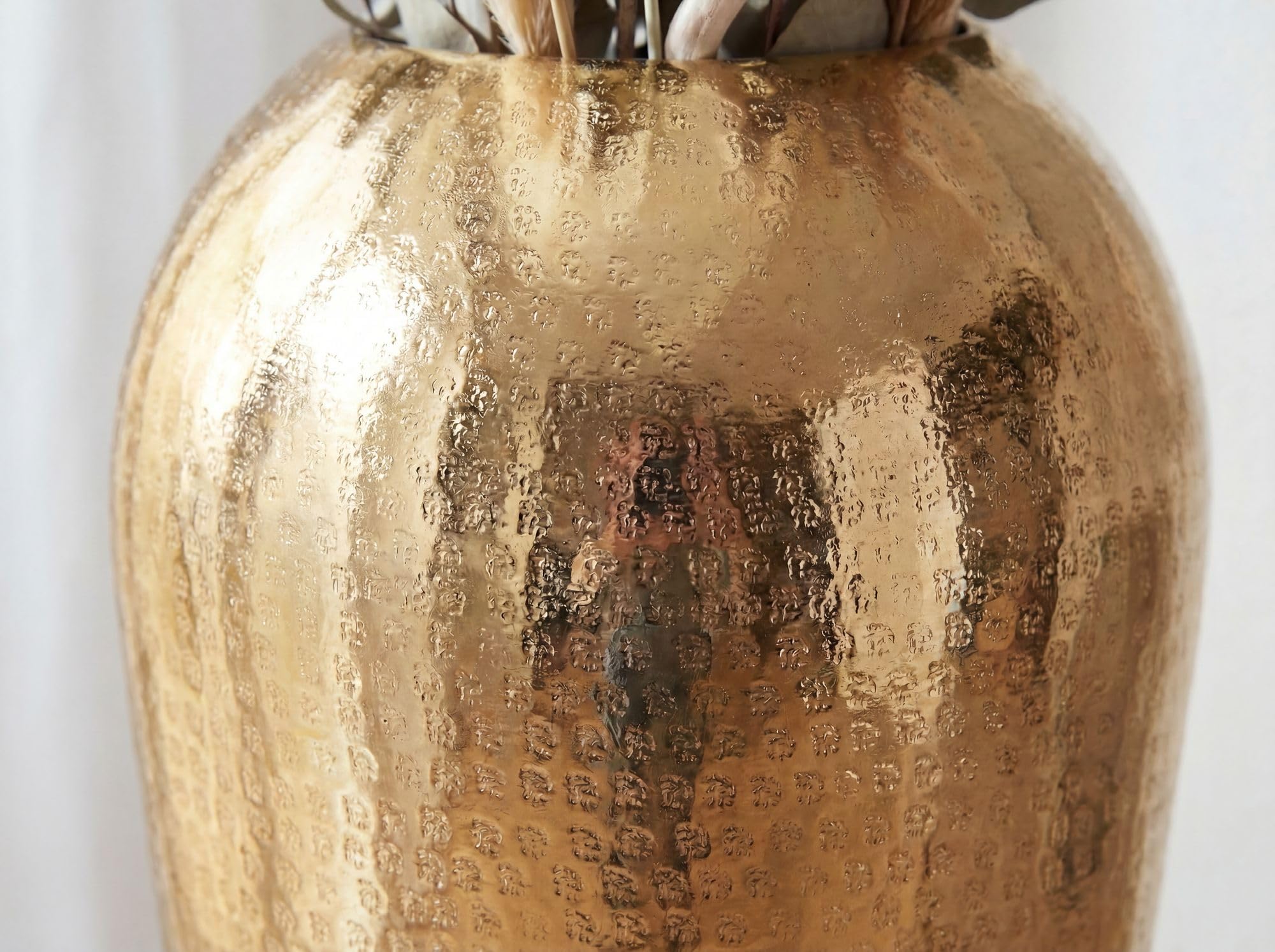 FineBuy Dekovase 23x23x50 cm Aluminium Gold, Bodenvase Gehämmert | Standvase in schlanker Form, Blumenvase handgefertigt, Wohndeko für Wohnzimmer, Esszimmer und Flur