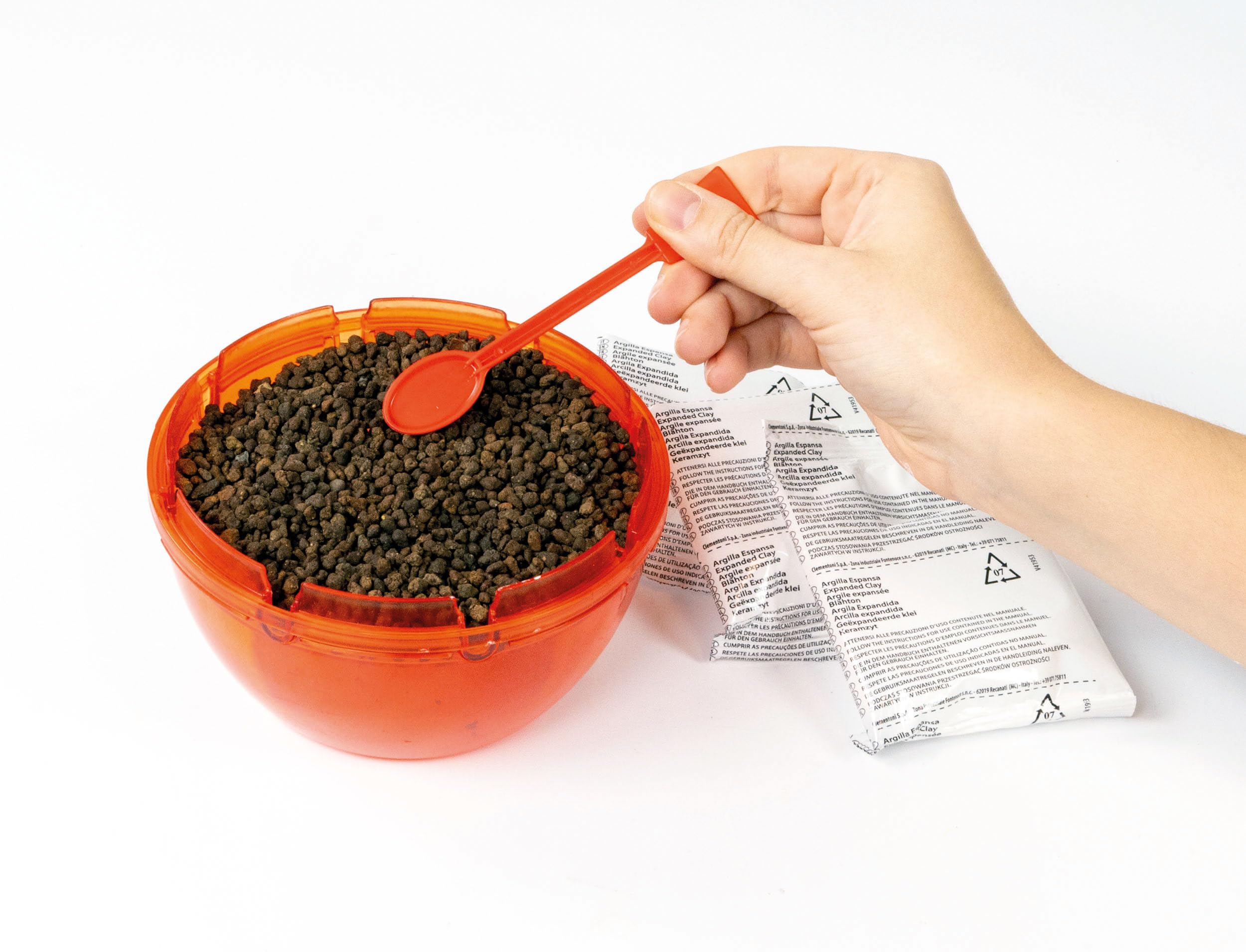 Clementoni Scienza - Terrarium Stranger Things, dalla Serie Netflix, Gioco Scientifico per Bambini 7+ Anni e Adulti, Kit Piante da Coltivare, Made in Italy, Lingua Italiana, 18864
