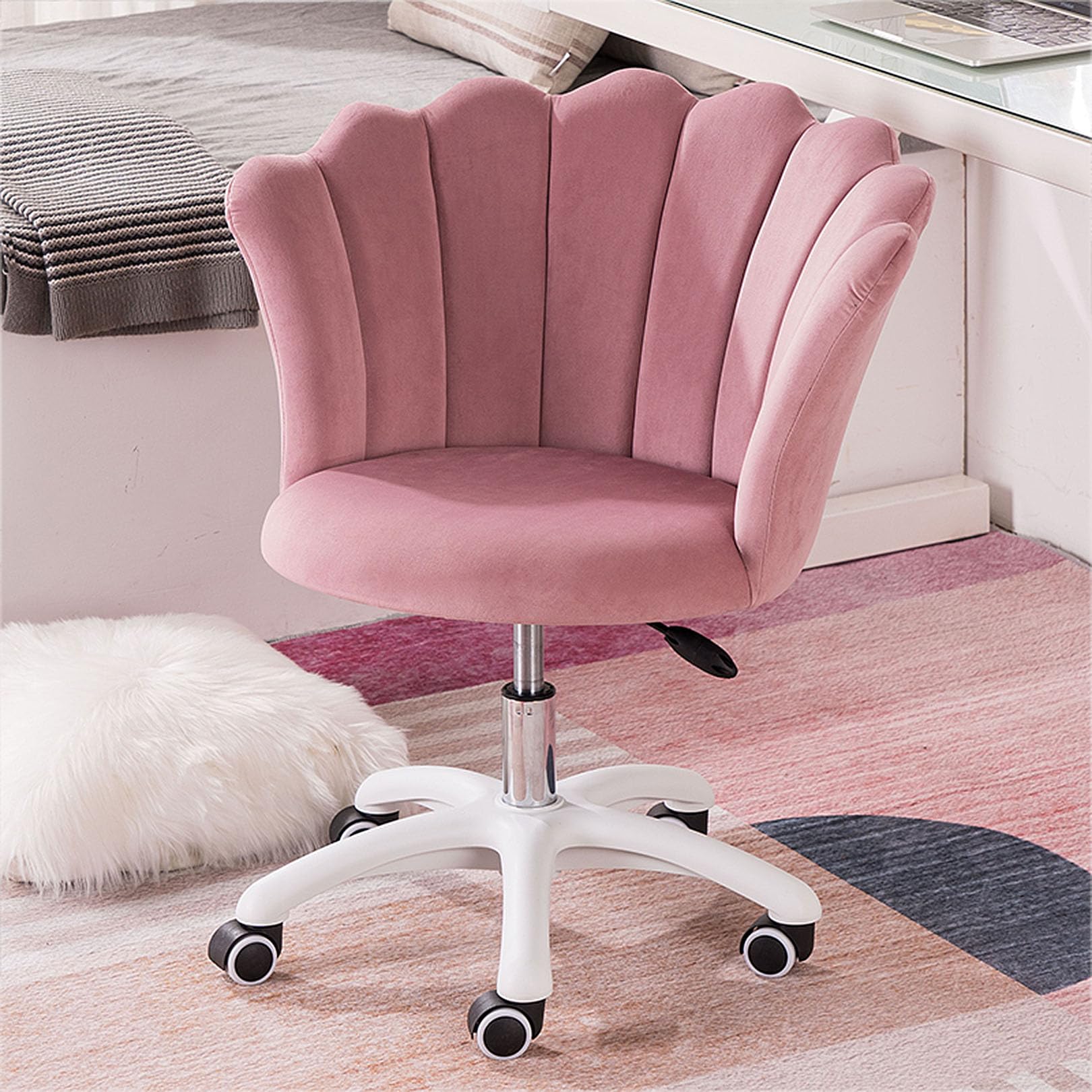 Chaise de bureau en velours moderne avec finitions soignées et piètement robuste