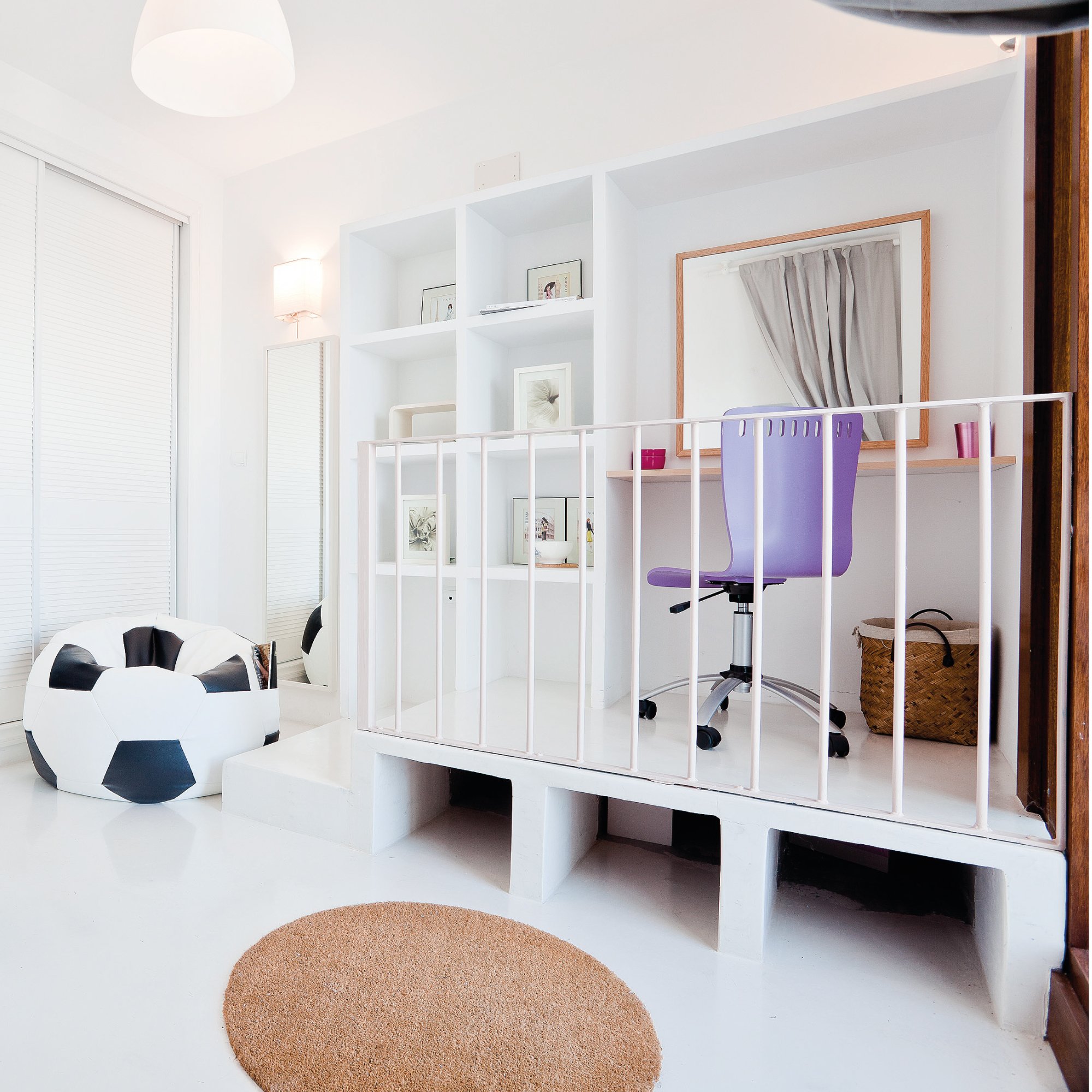 MiPuf - Puff Futbol | Puff Balon Futbol | Puff con Relleno Incluido 60cm | Puff Salon Tejido Polipiel Alta Resistencia | Puff Infantil para Habitacion Juvenil | Puff Infantiles | Puff Azul y Rojo