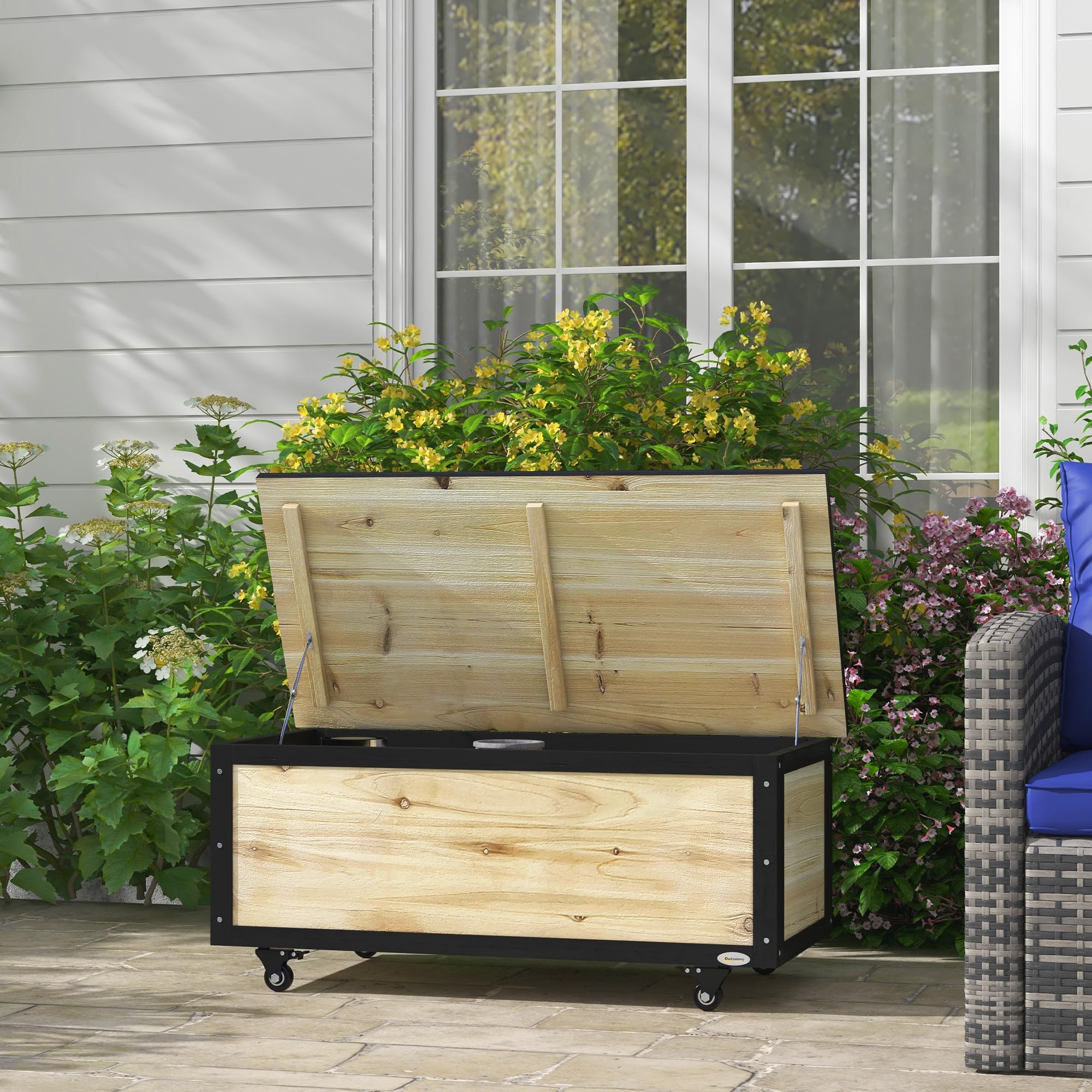 Outsunny Gartenbox 121L Auflagenbox mit Rollen Wetterbeständige Natur | Holz Aufbewahrungsbox, Aufbewahrungskiste, für Terrasse, Balkon