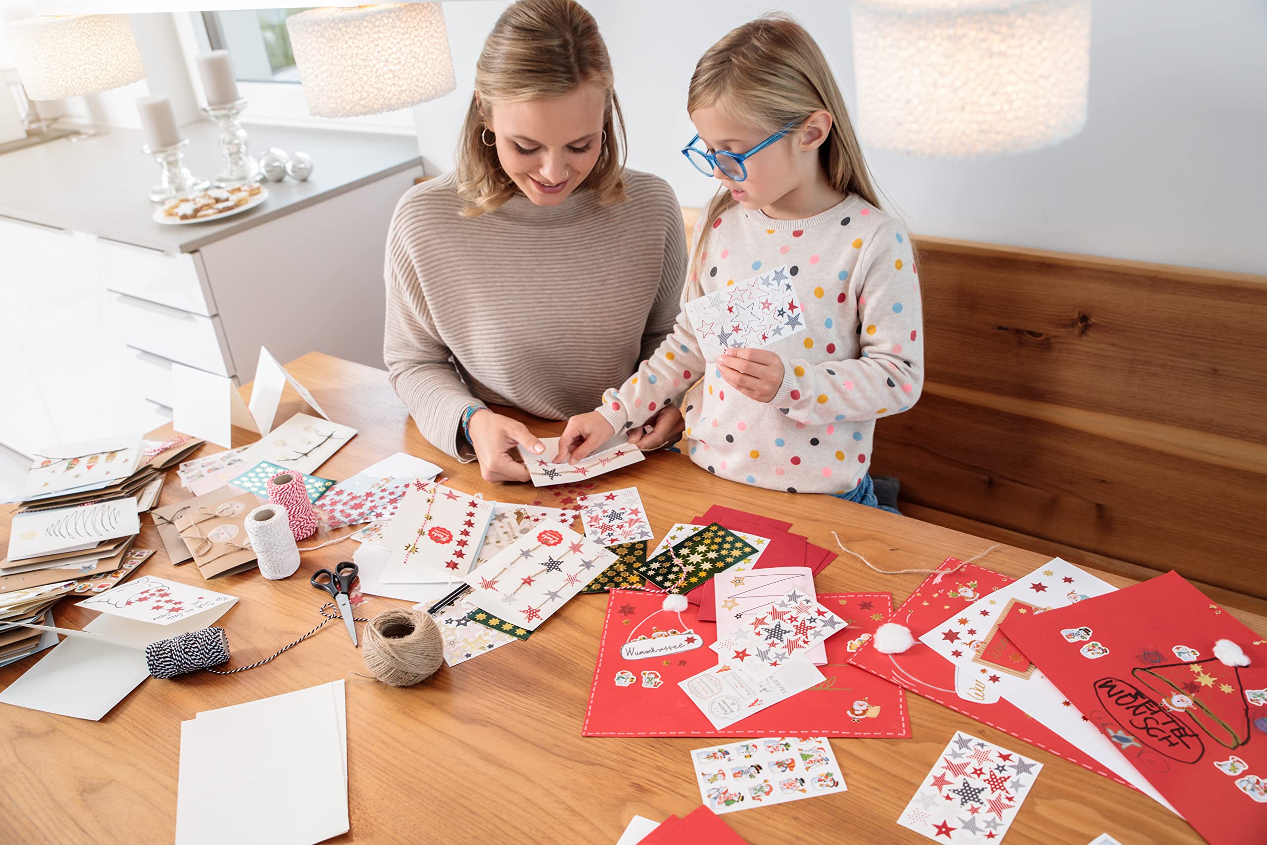 AVERY Zweckform 318 stickers Kerstmis in set (Made in Germany, kerststickers klassiek, kerstpost, zelfklevend, glitter, goud, kerstdecoratie, geschenken, kaarten, kerstgroeten) 51002